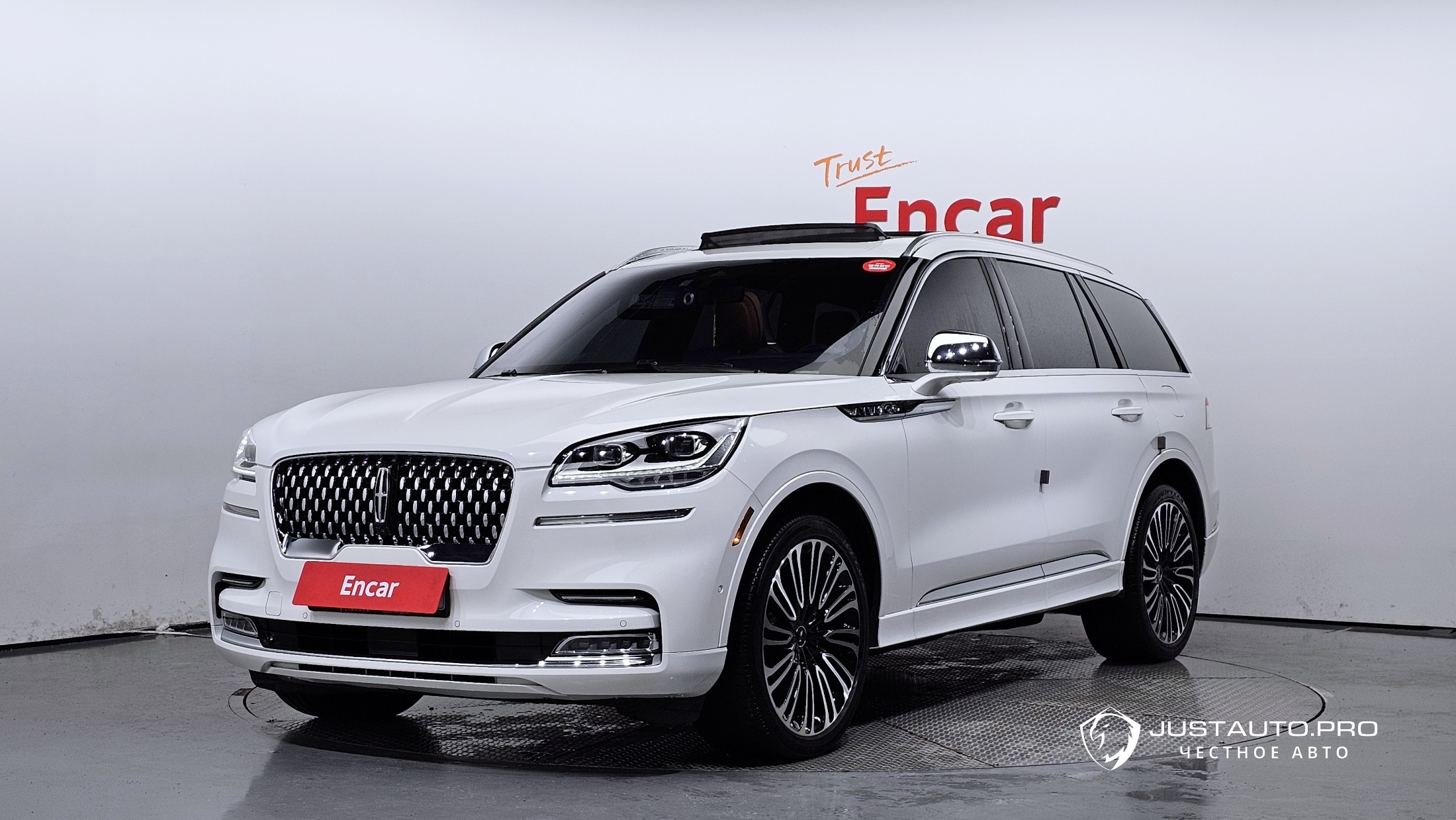Автомобиль Lincoln Aviator