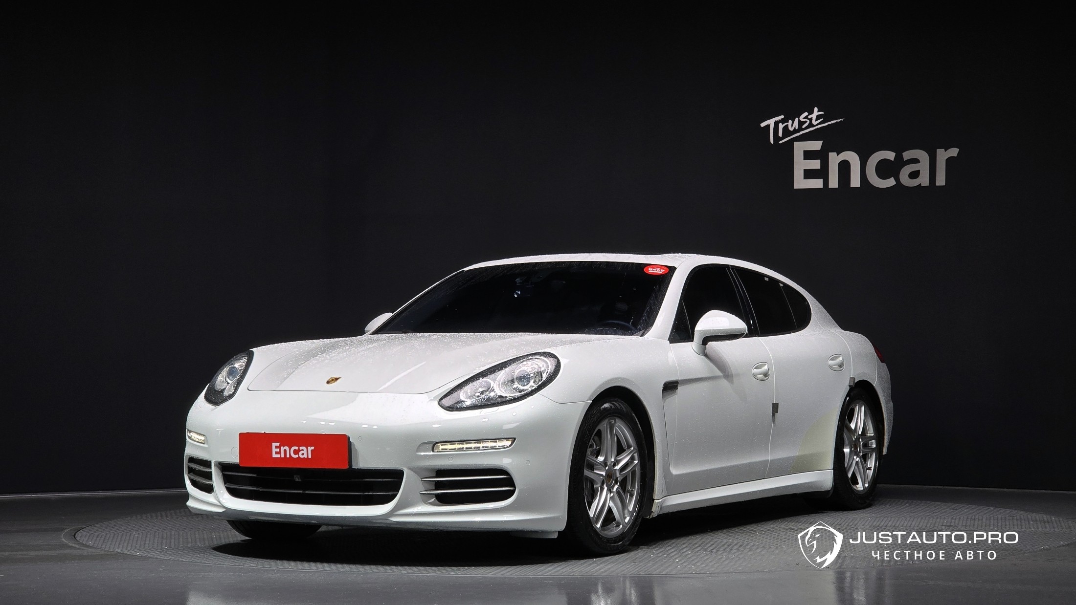 Автомобиль Porsche Panamera
