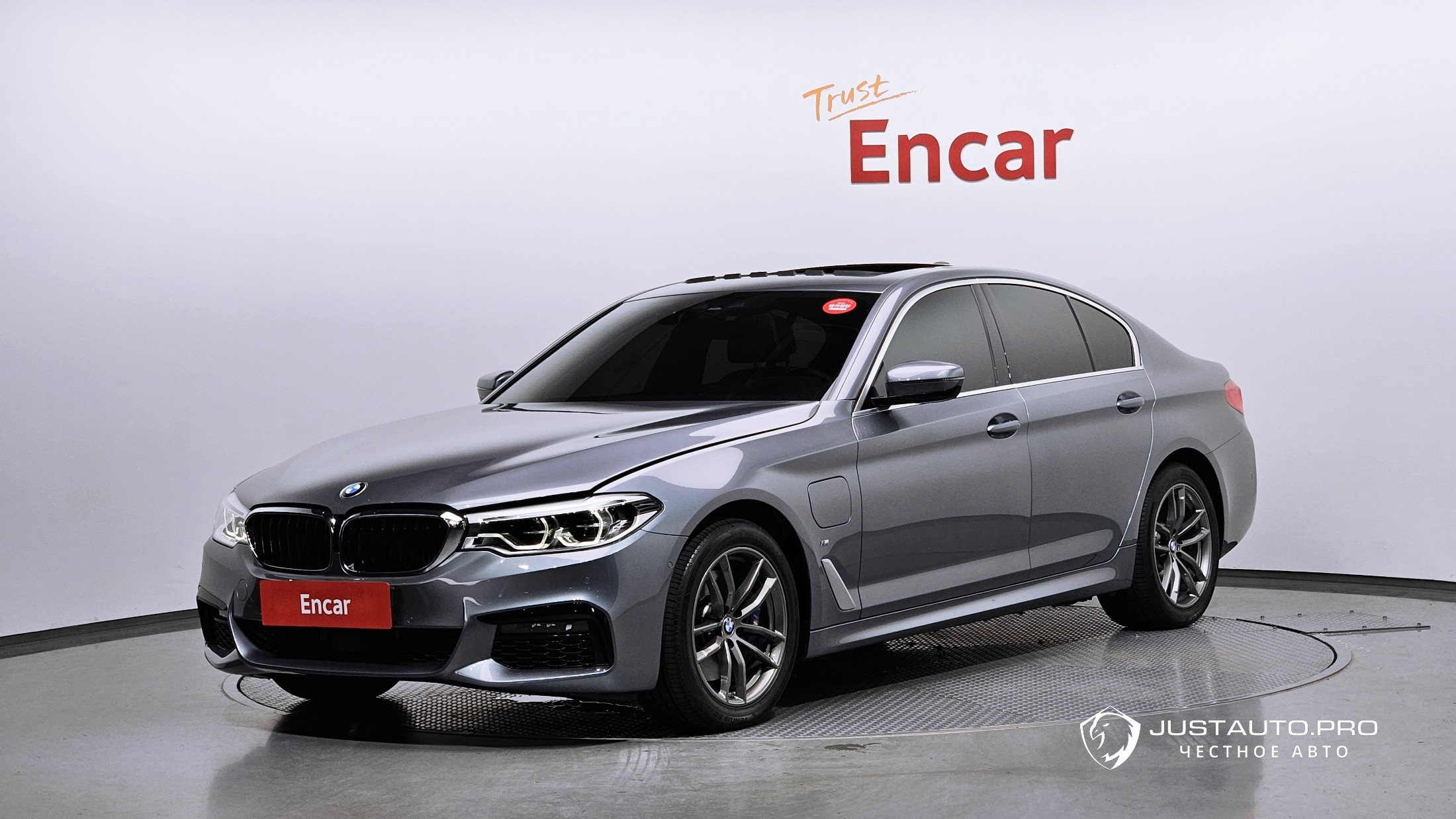 Автомобиль BMW 5-Series