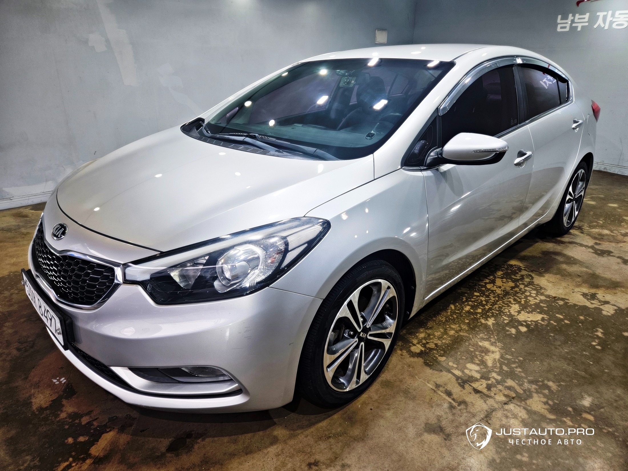 Автомобиль Kia K3