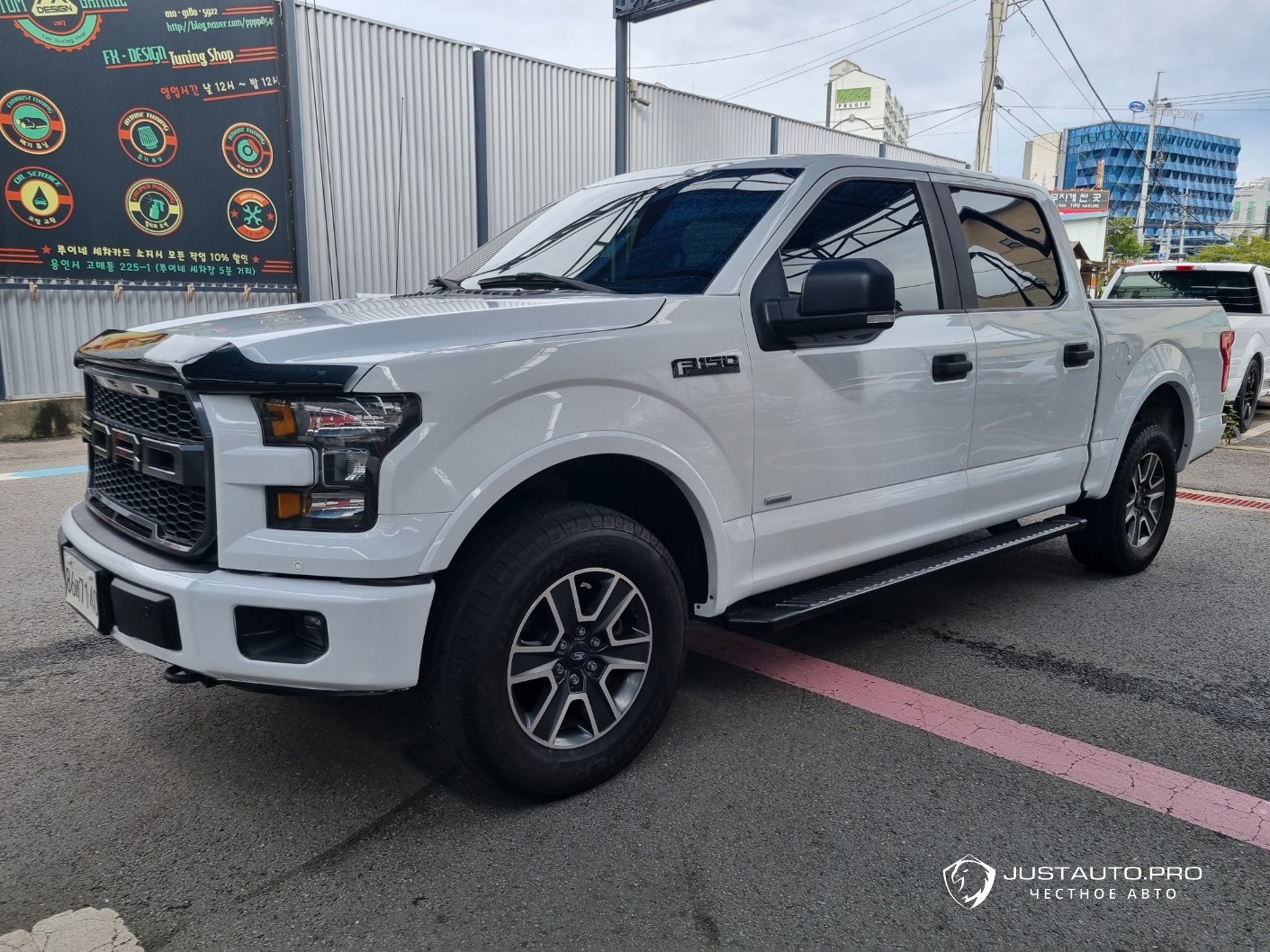 Автомобиль Ford F150