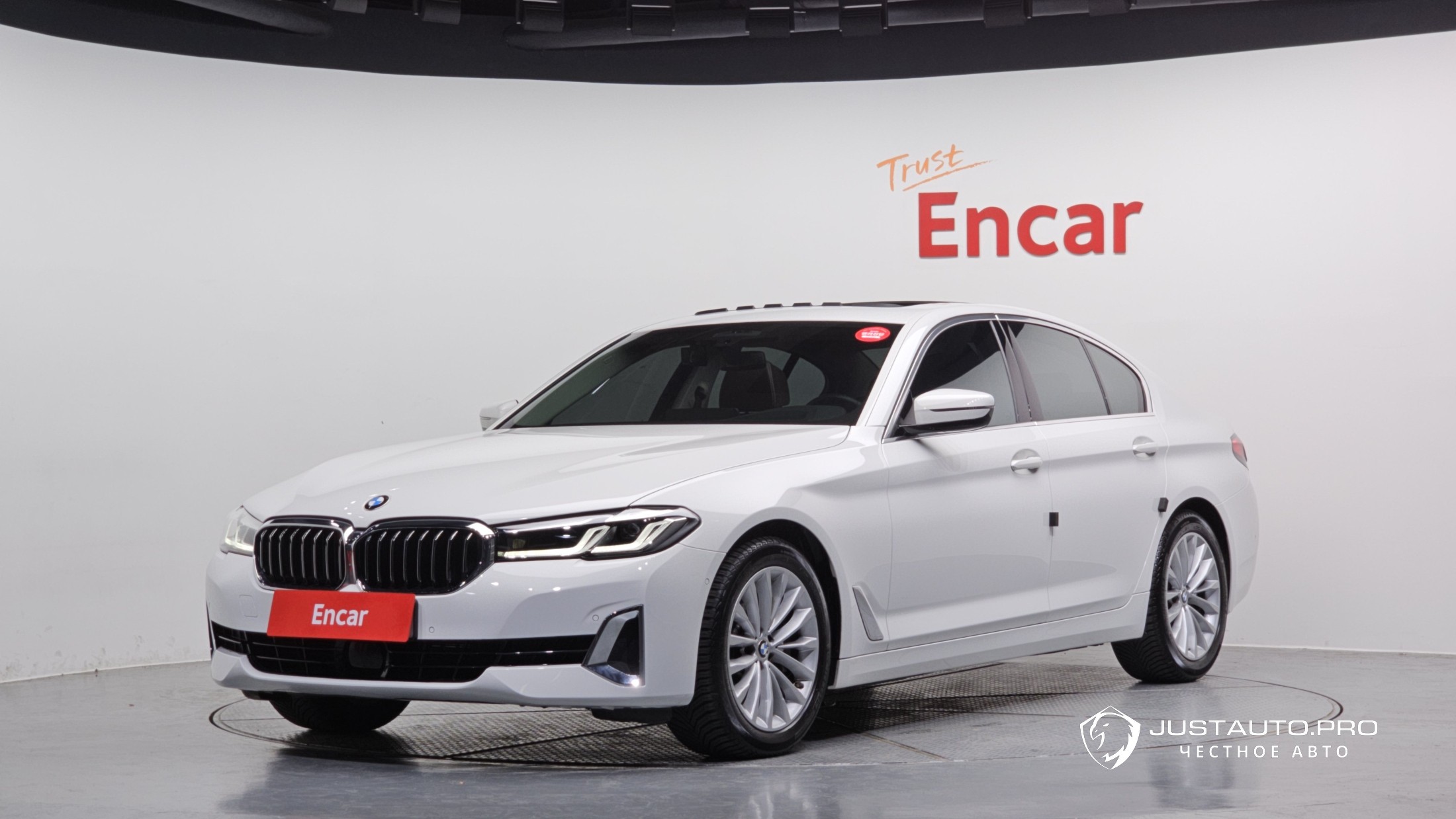 Автомобиль BMW 5-Series