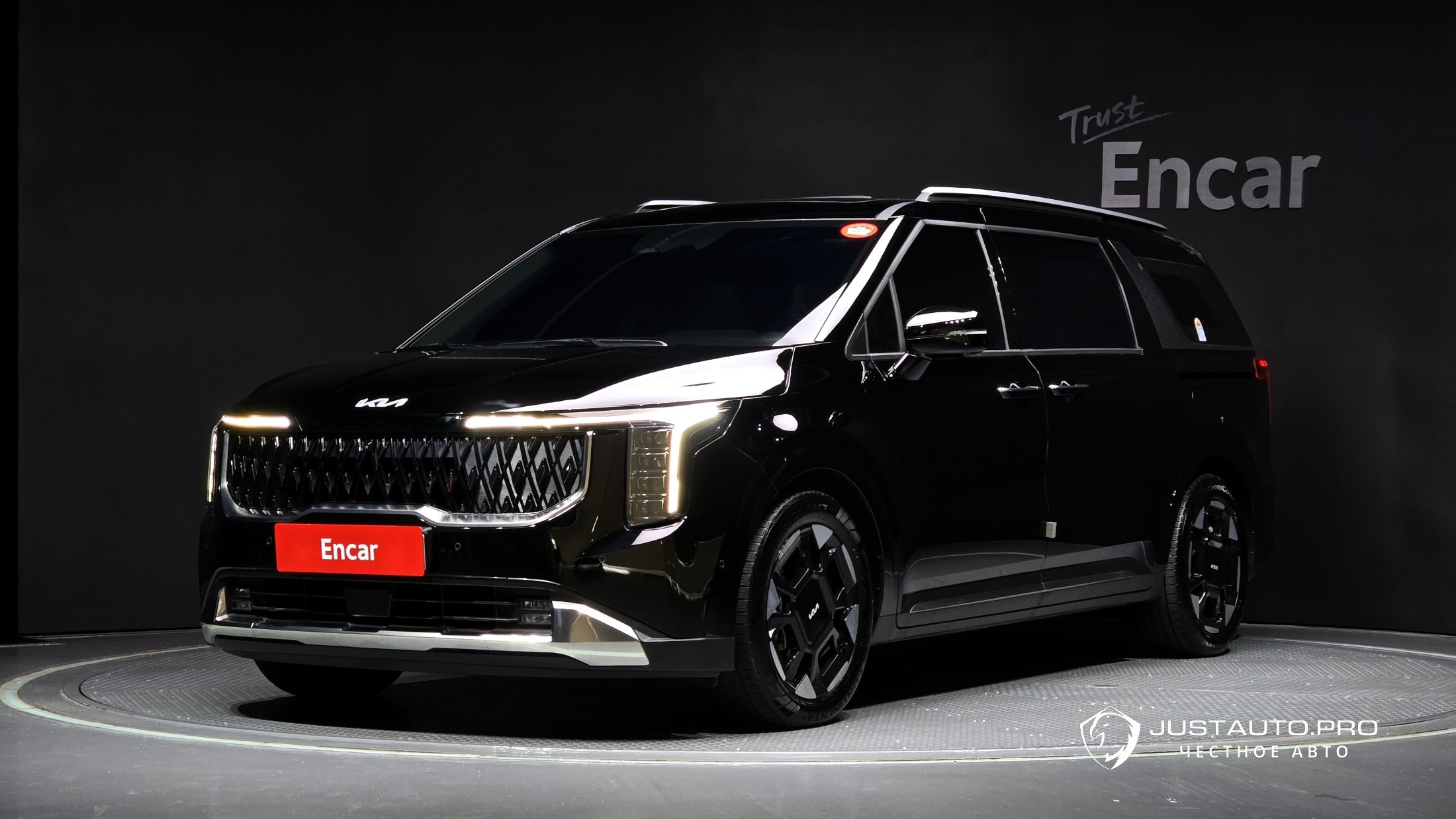 Автомобиль Kia Canival