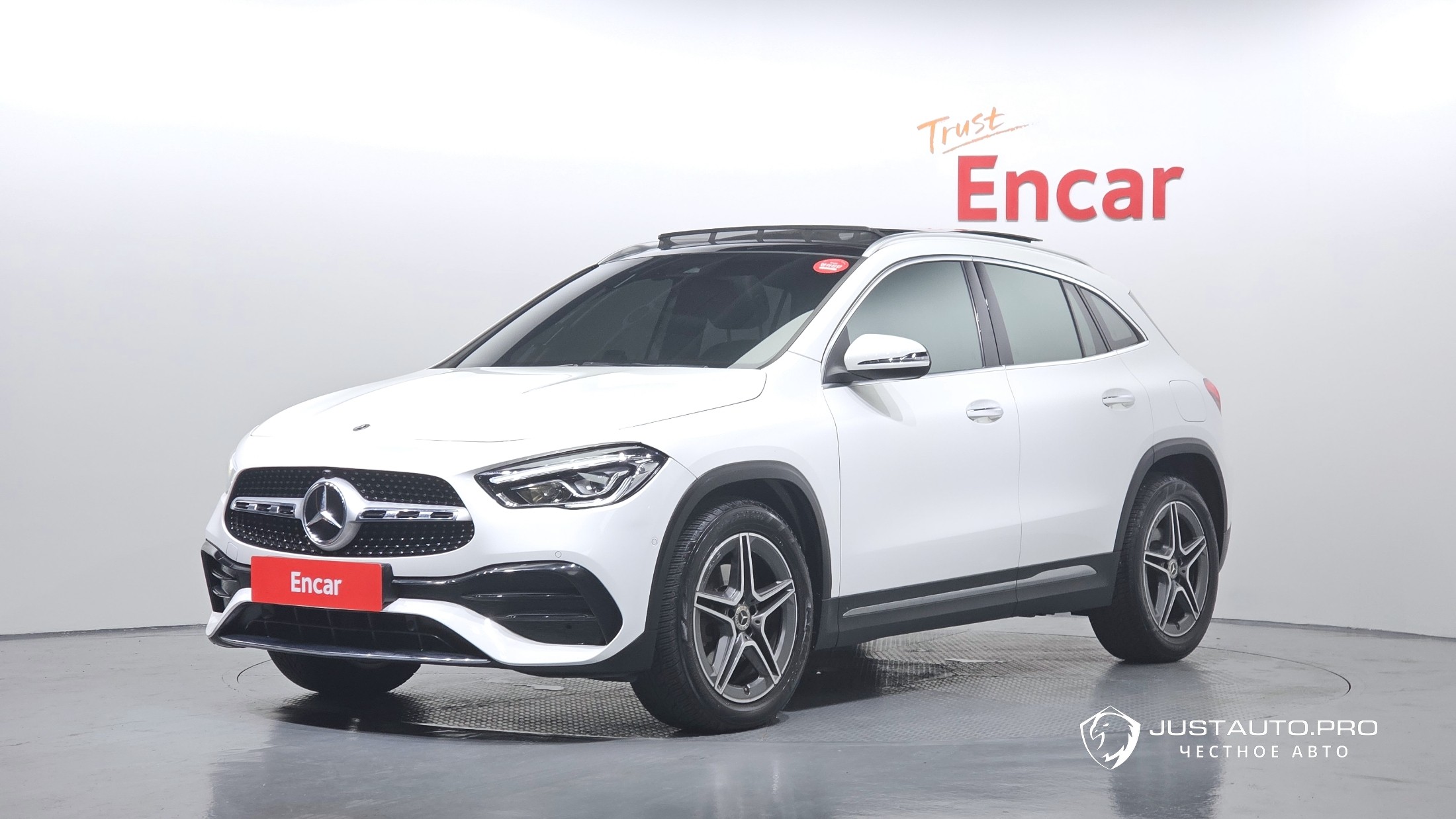 Автомобиль Mercedes-Benz GLA-Class