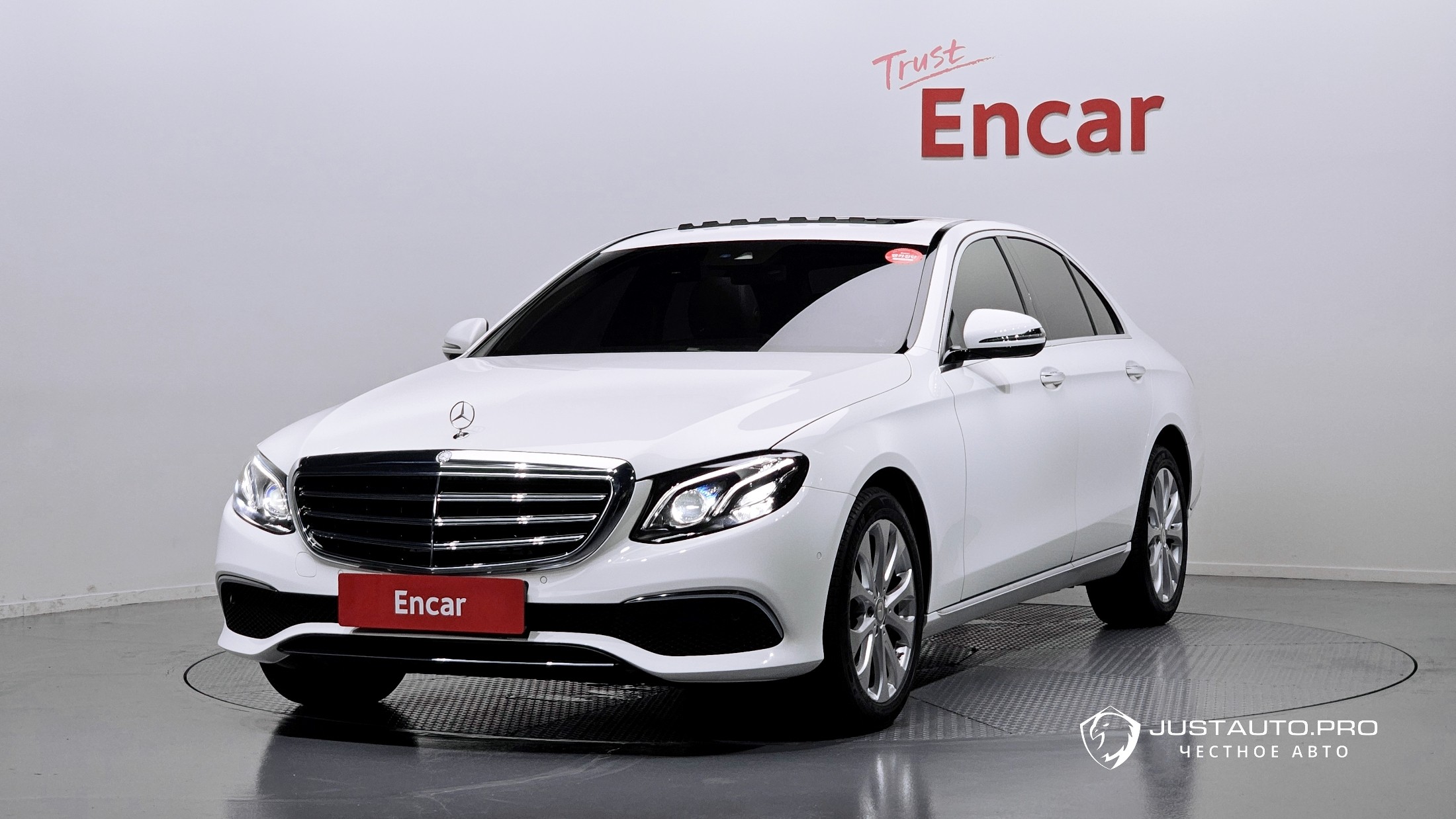 Автомобиль Mercedes-Benz E-Class