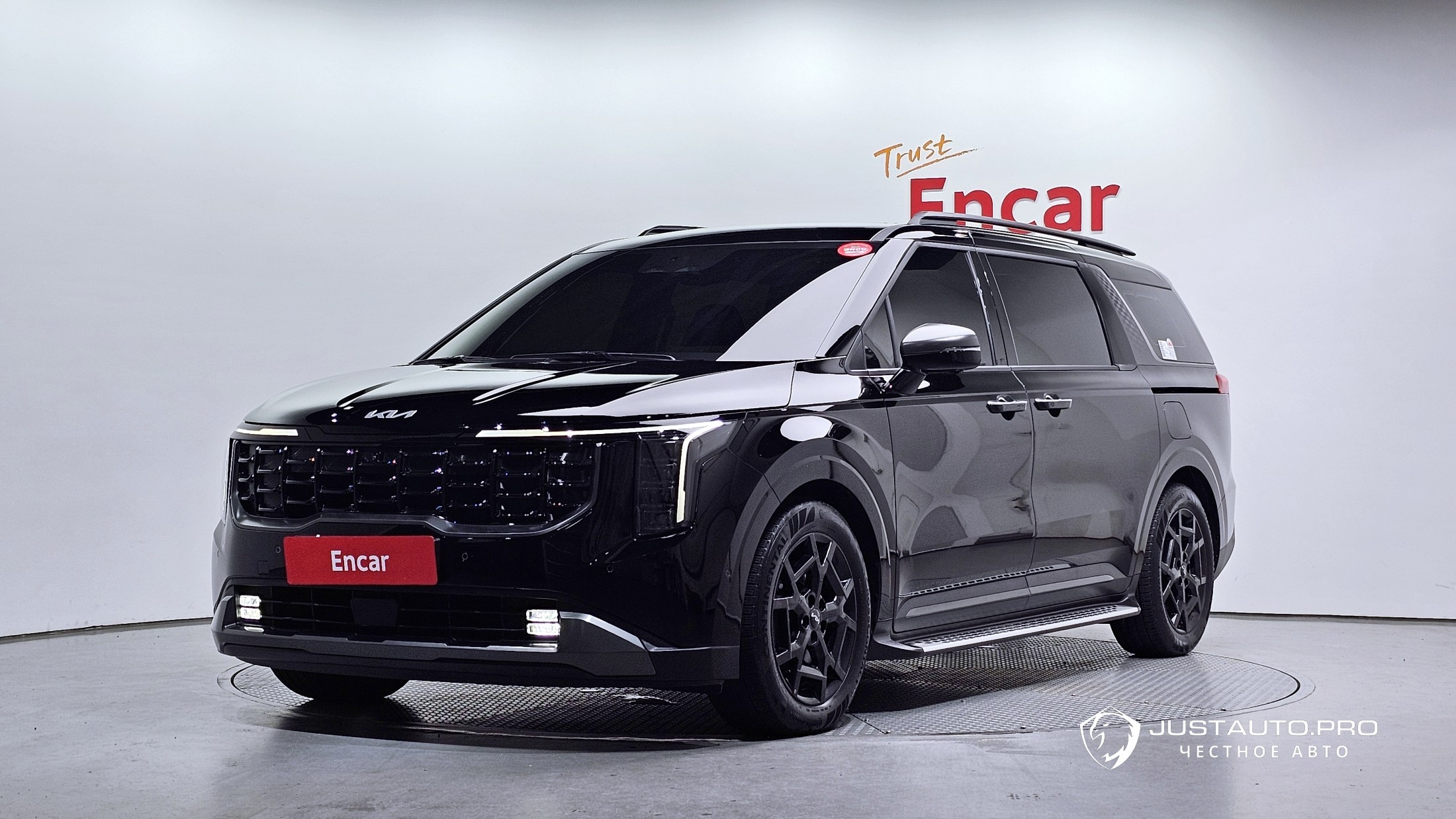 Автомобиль Kia Canival