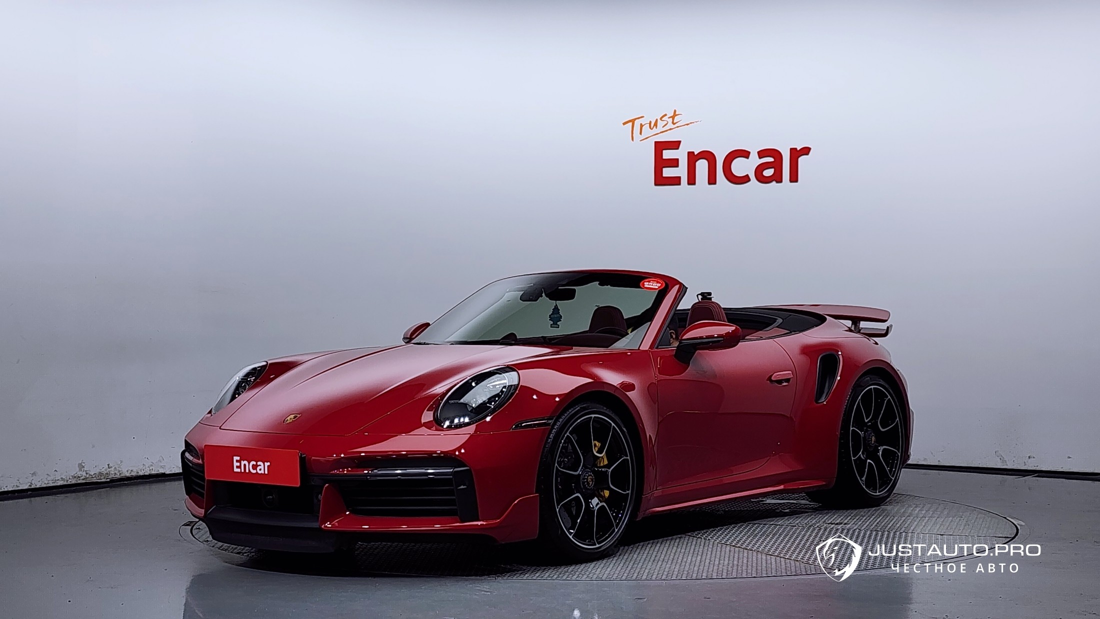 Автомобиль Porsche 911