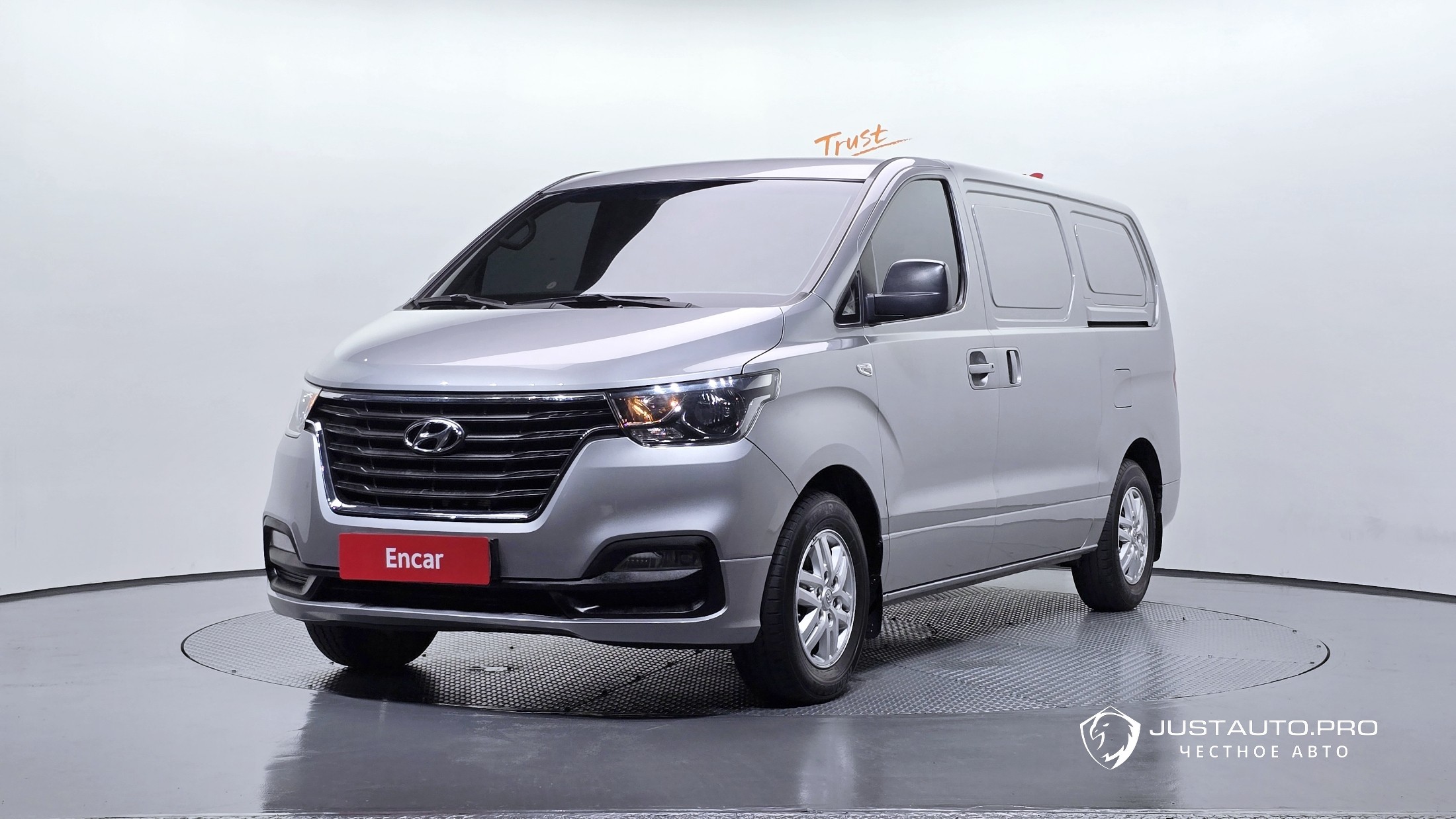 Автомобиль Hyundai Starex