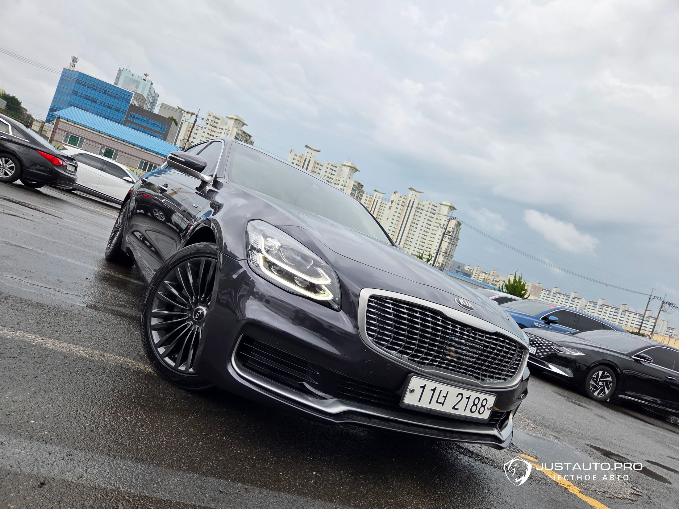 Автомобиль Kia K9