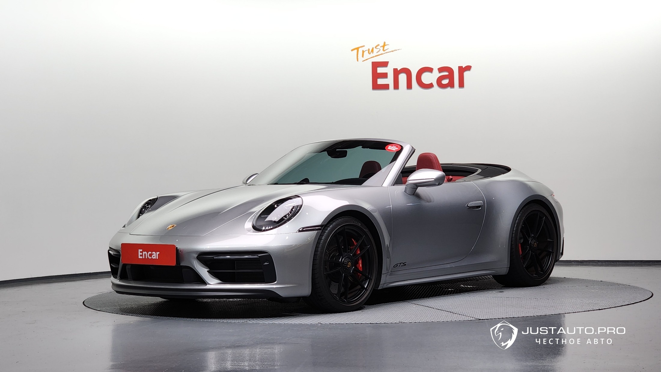 Автомобиль Porsche 911