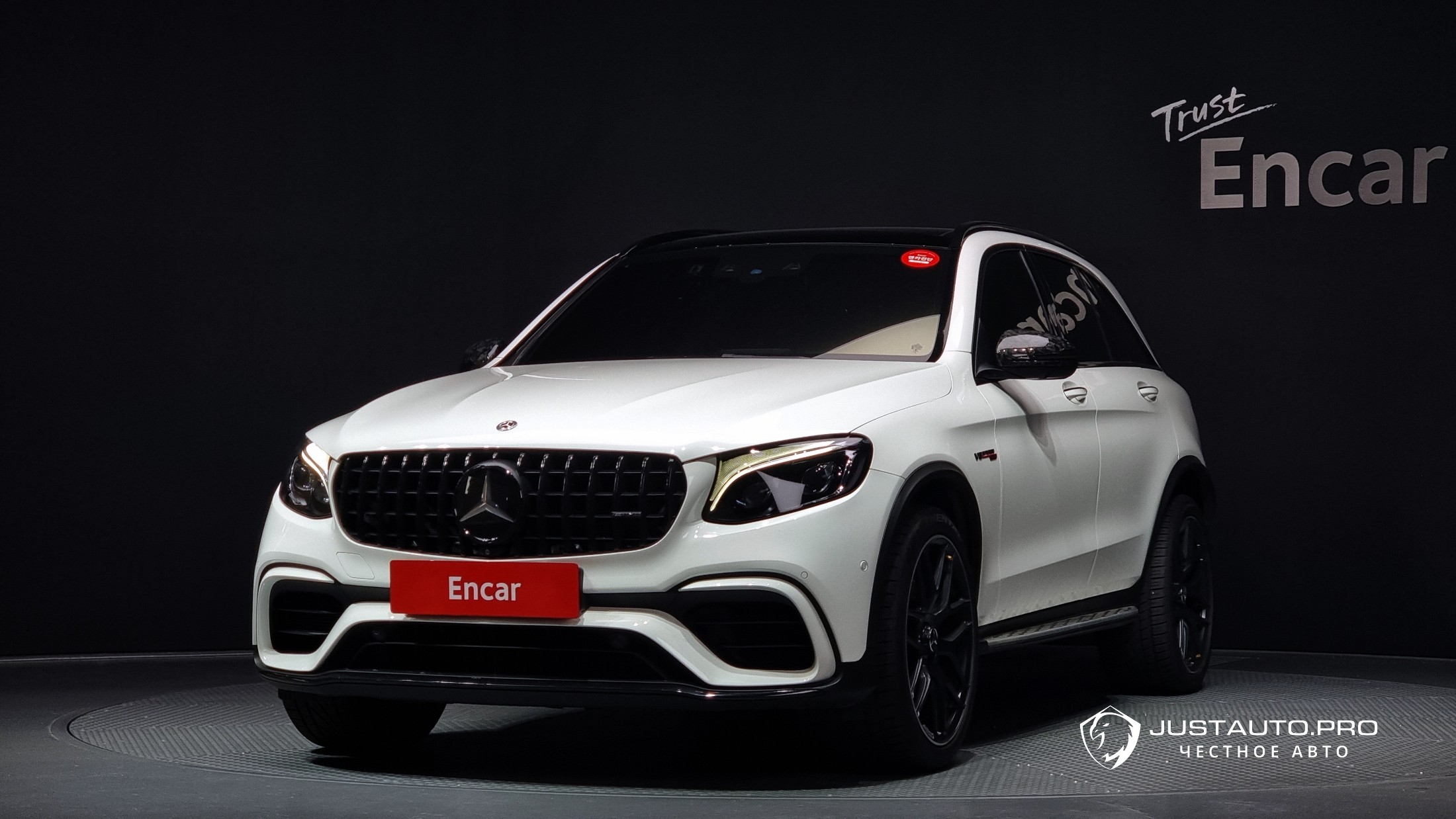 Автомобиль Mercedes-Benz GLC-Class