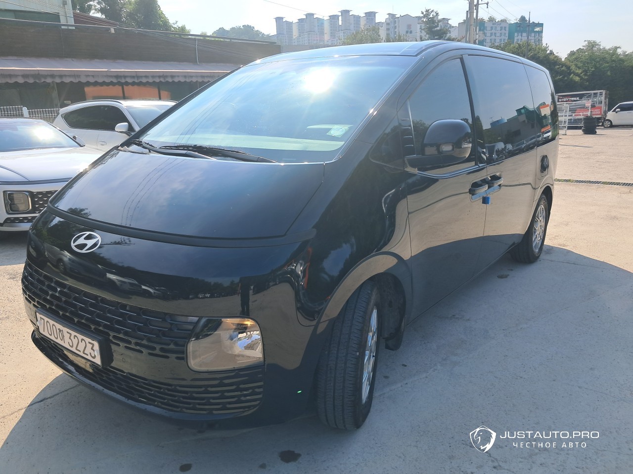 Автомобиль Hyundai Staria
