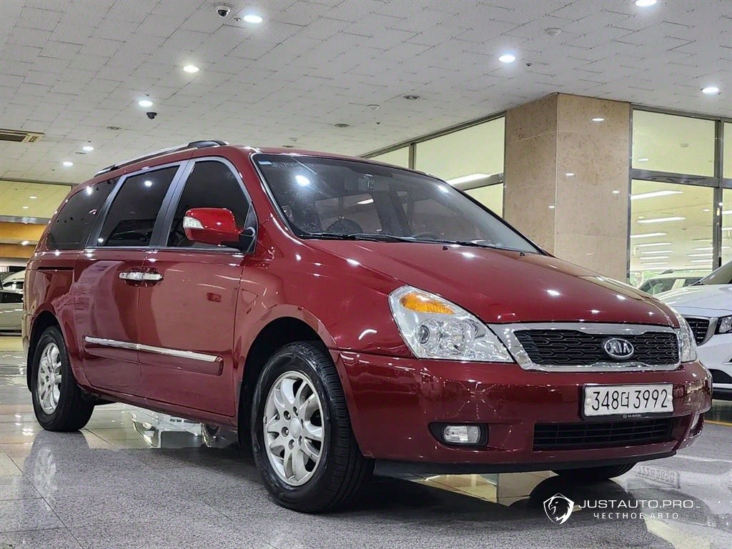 Автомобиль Kia Canival