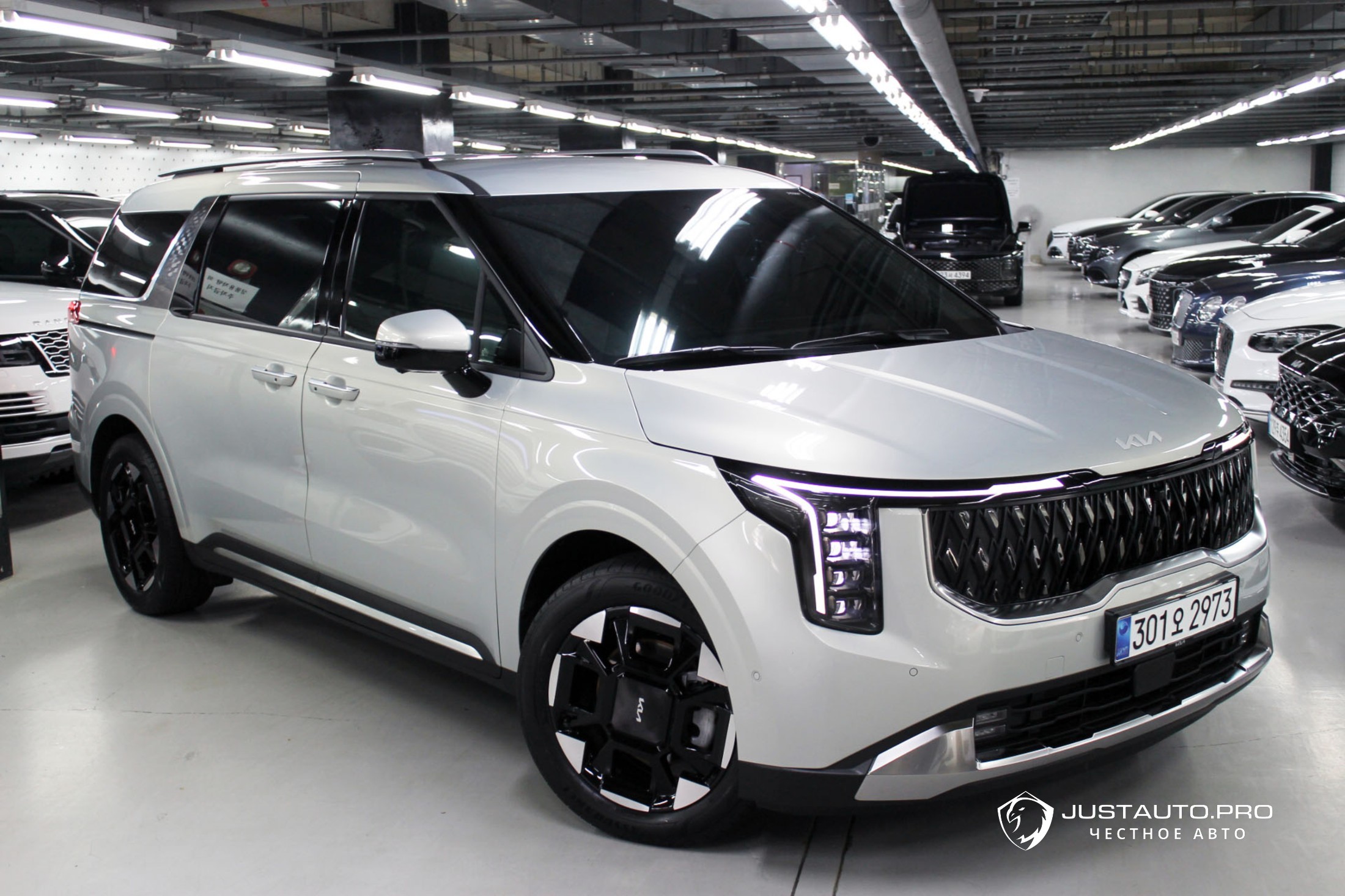 Автомобиль Kia Canival