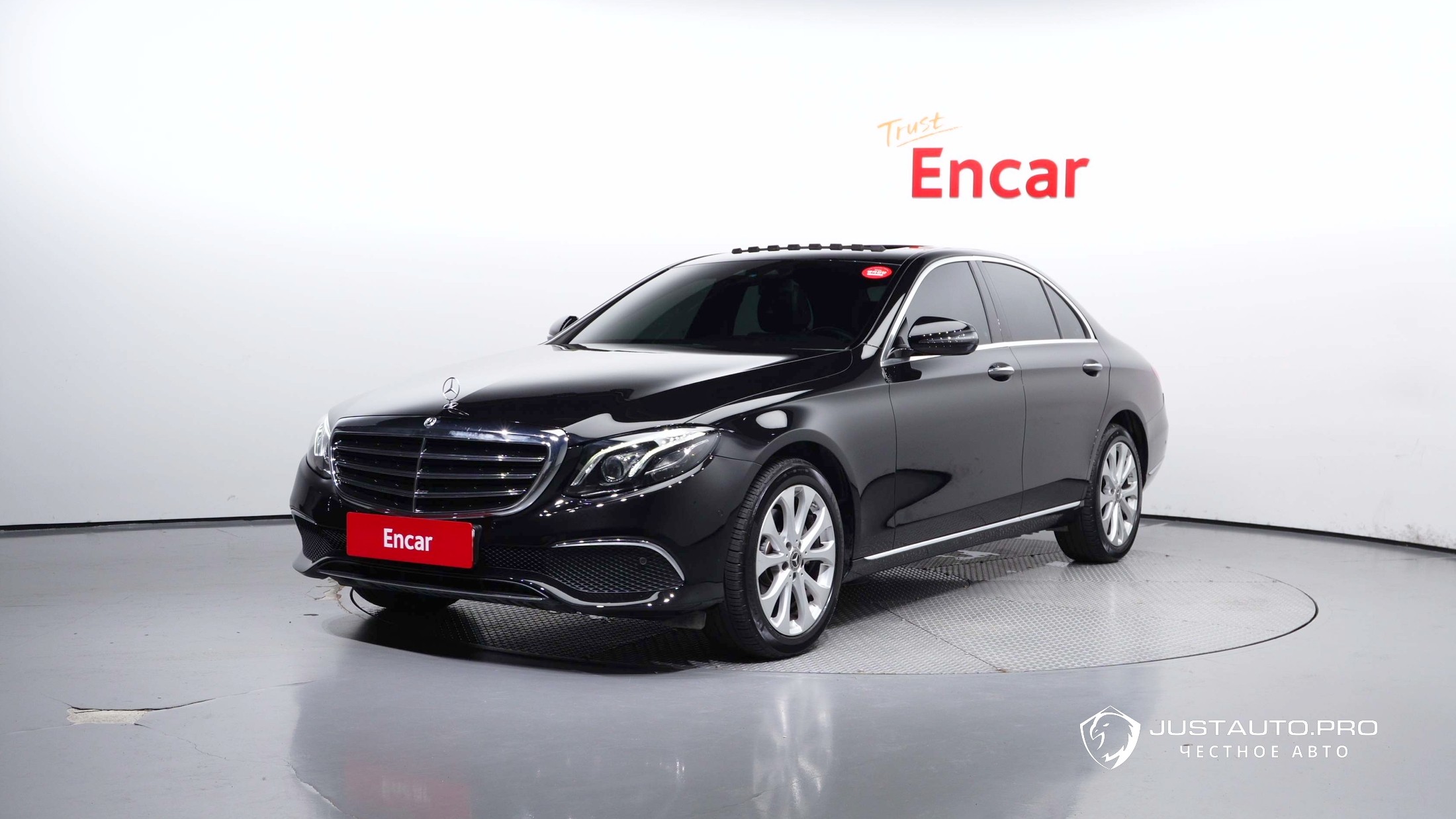 Автомобиль Mercedes-Benz E-Class