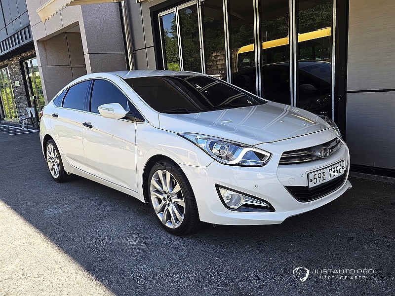 Автомобиль Hyundai i40