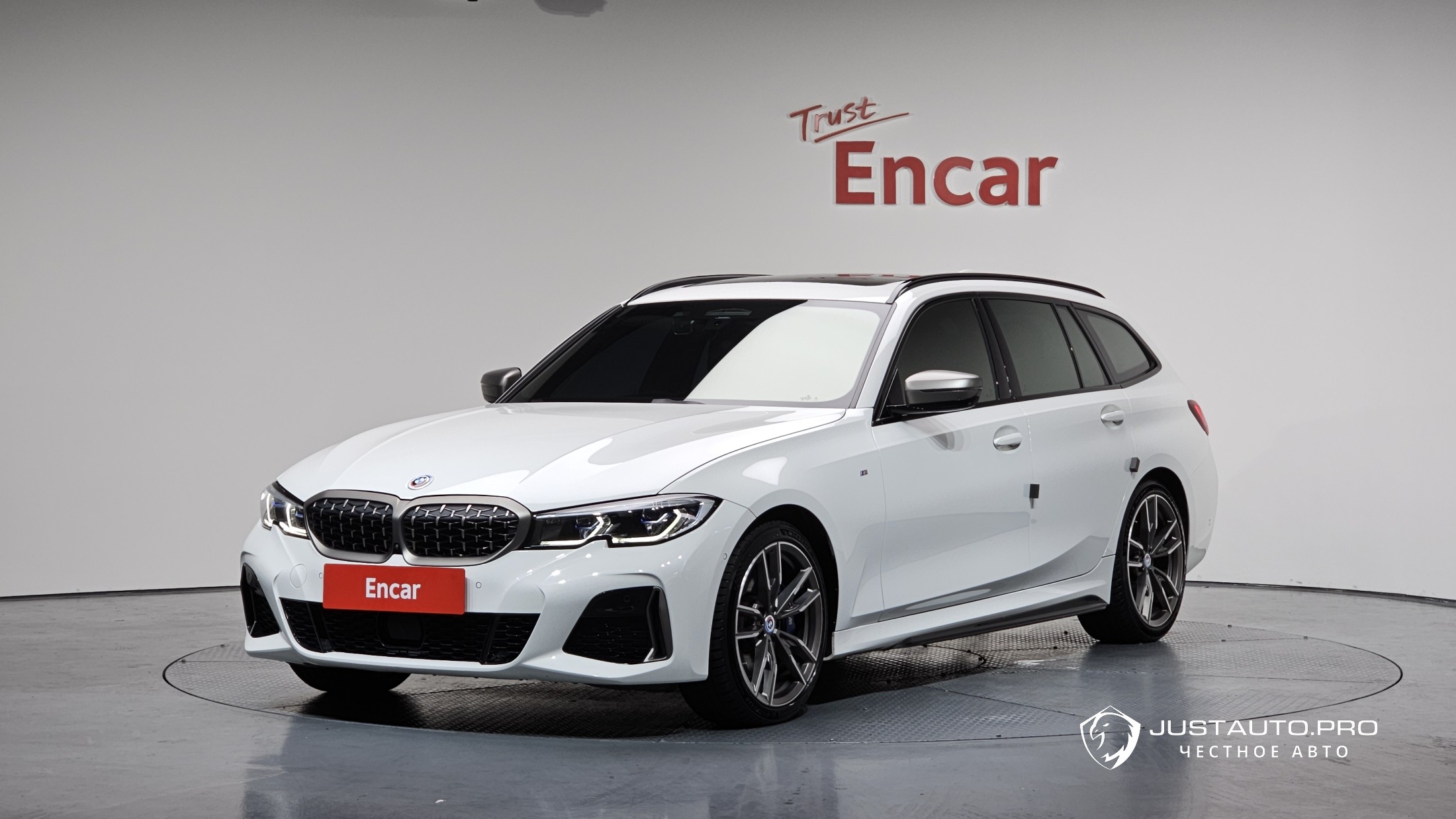 Автомобиль BMW 3-Series