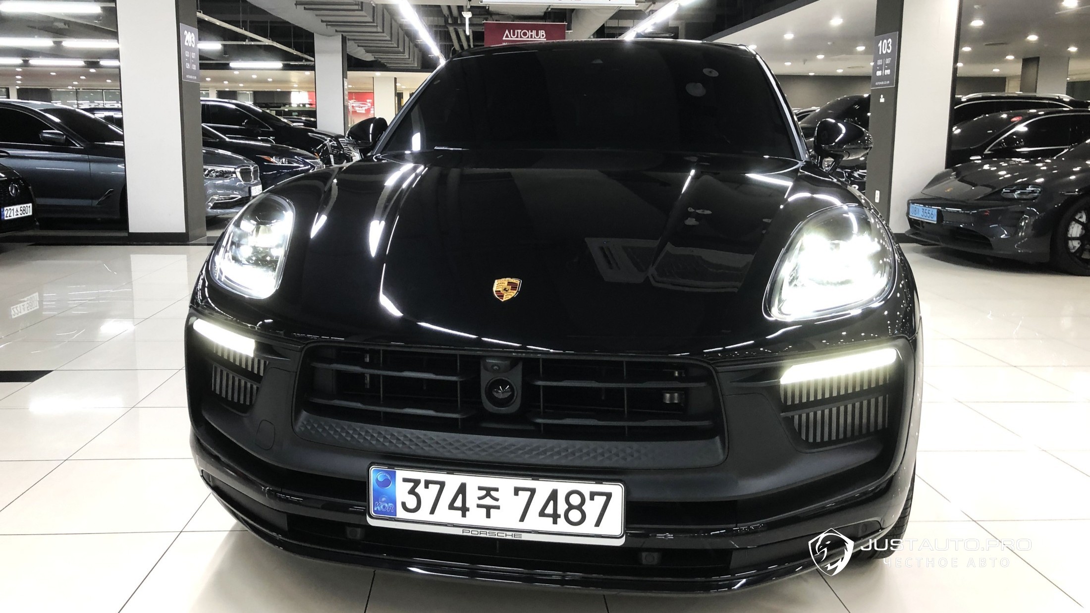 Автомобиль Porsche Macan