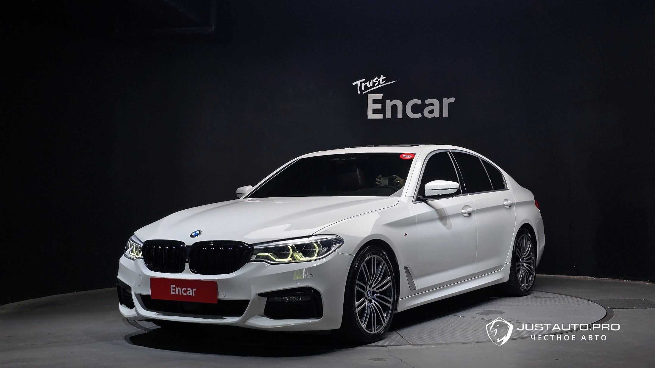 Автомобиль BMW 5-Series