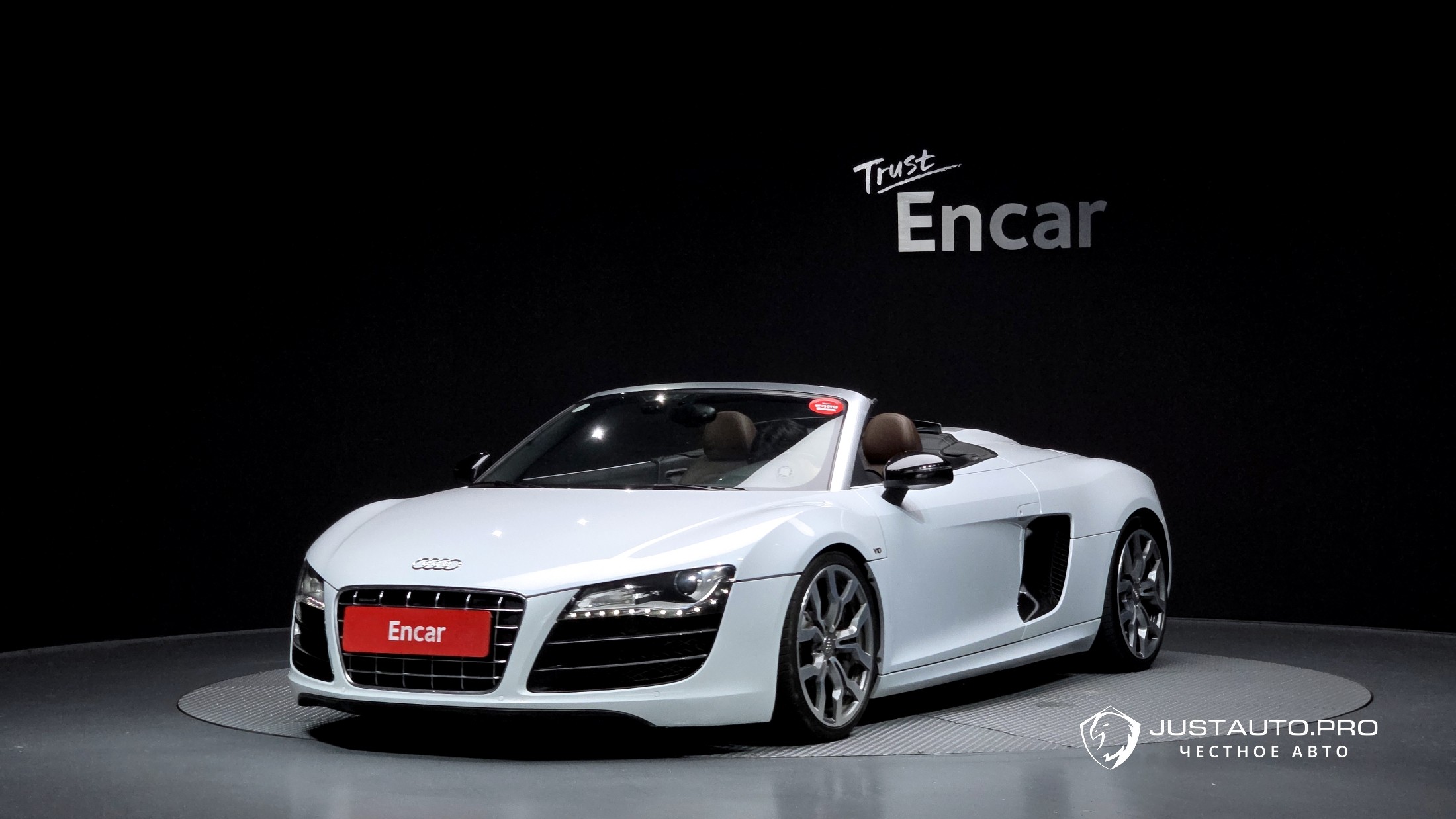 Автомобиль Audi R8