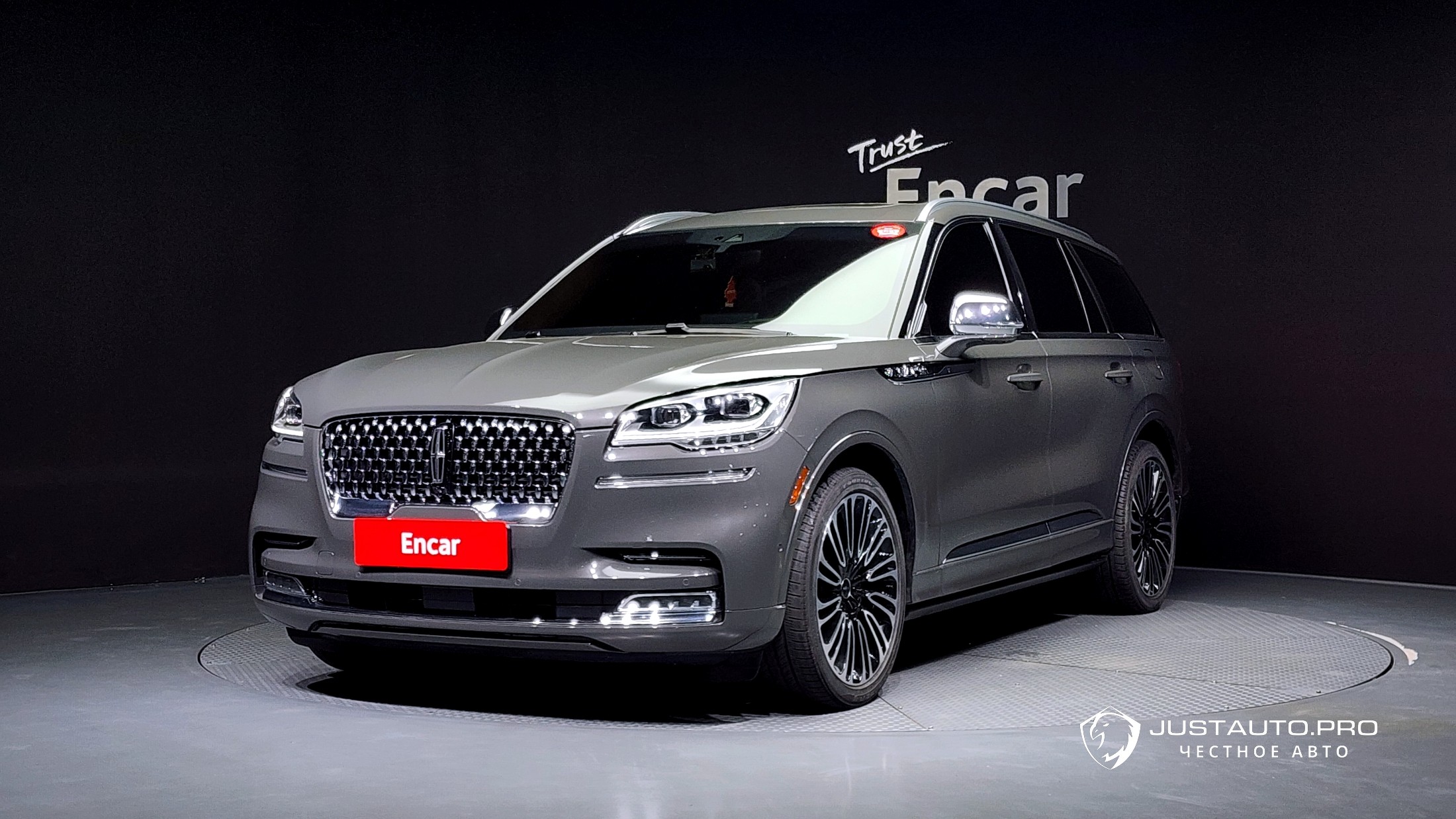 Автомобиль Lincoln Aviator