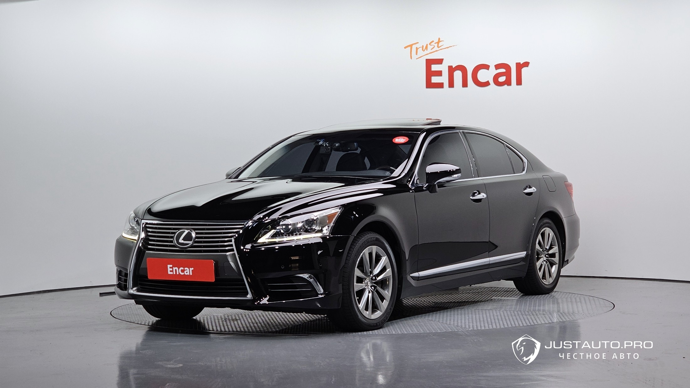 Автомобиль Lexus LS