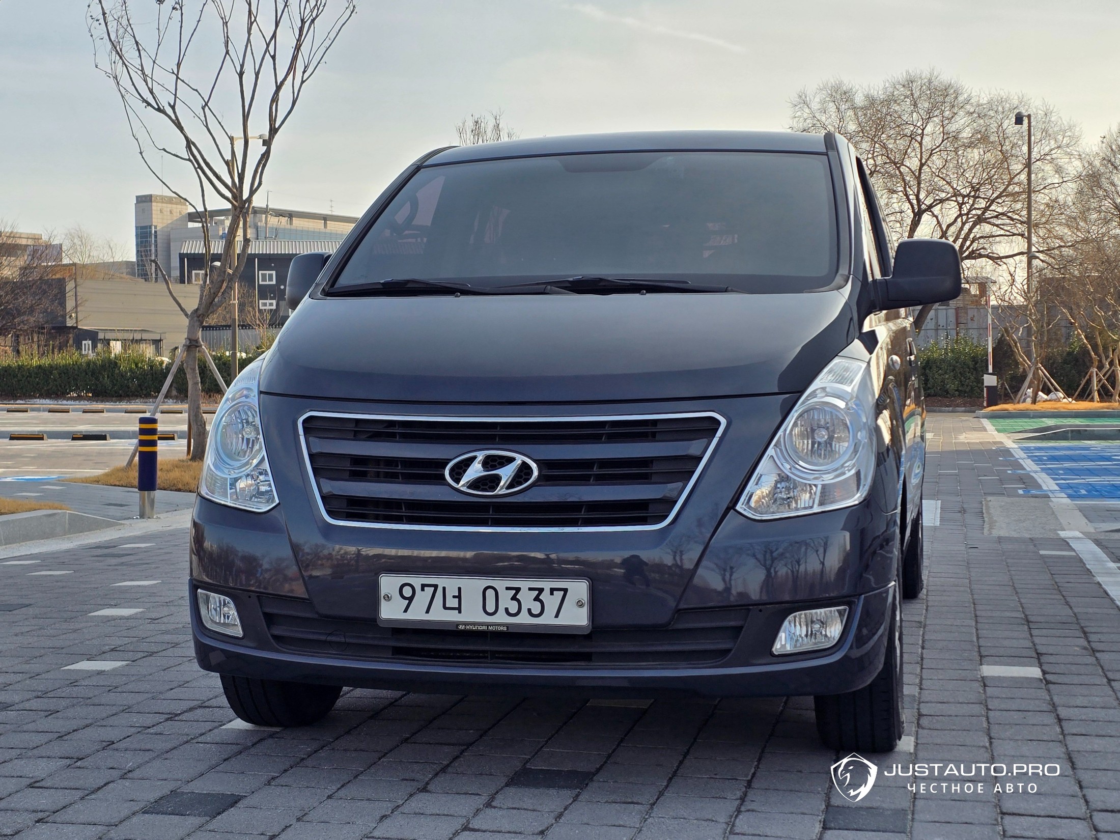 Автомобиль Hyundai Starex