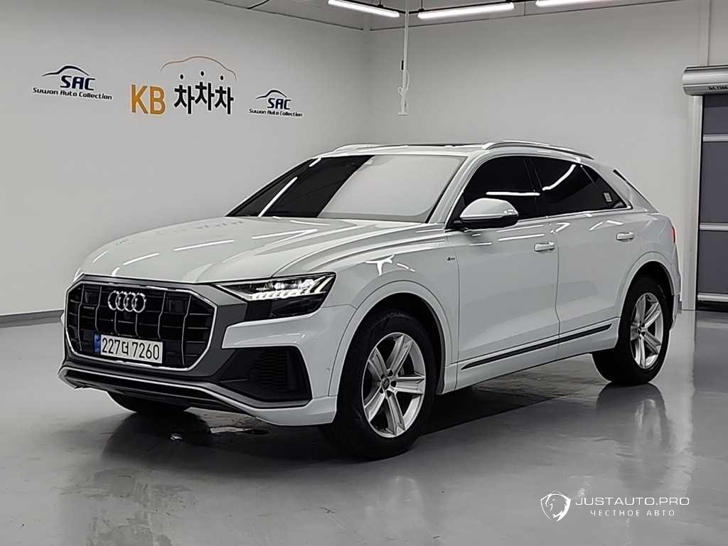 Автомобиль Audi Q8