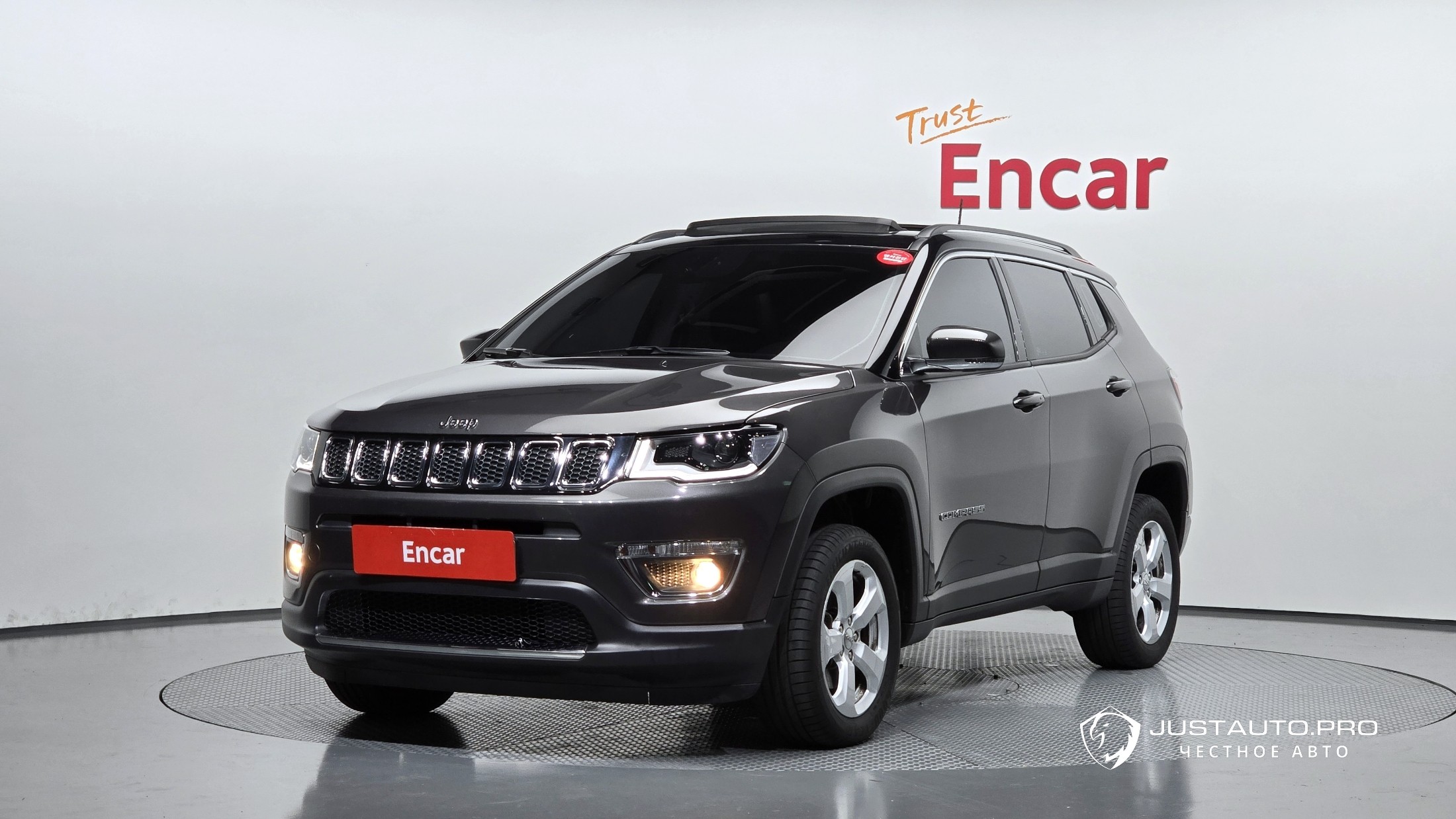 Автомобиль Jeep Compass