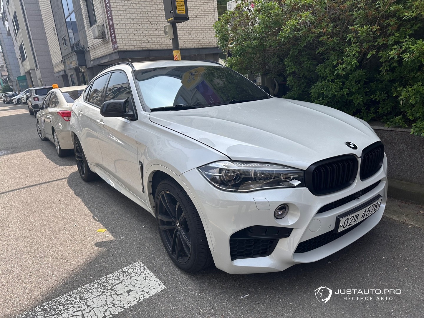 Автомобиль BMW X6