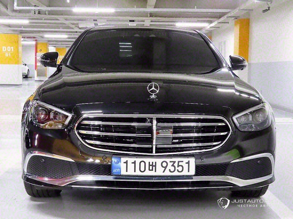 Автомобиль Mercedes-Benz E-Class