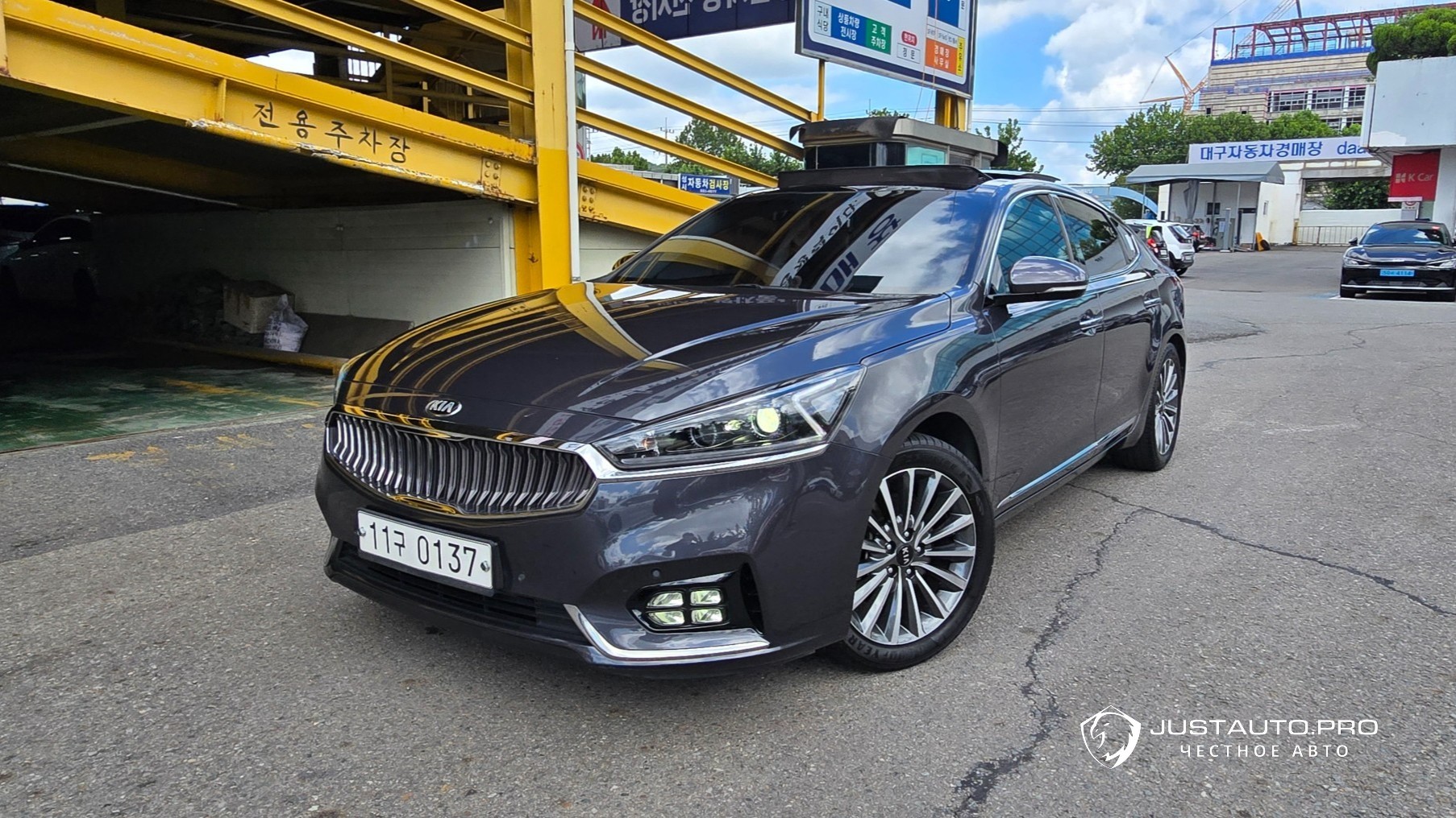 Автомобиль Kia K7