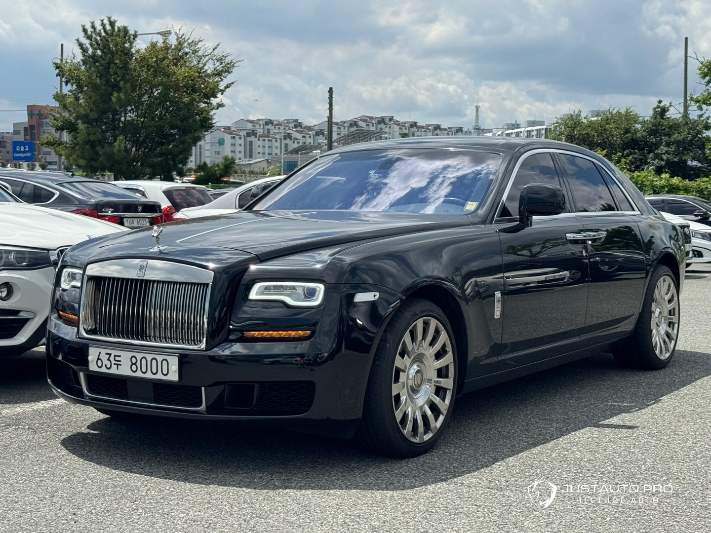 Автомобиль Rolls-Royce Ghost