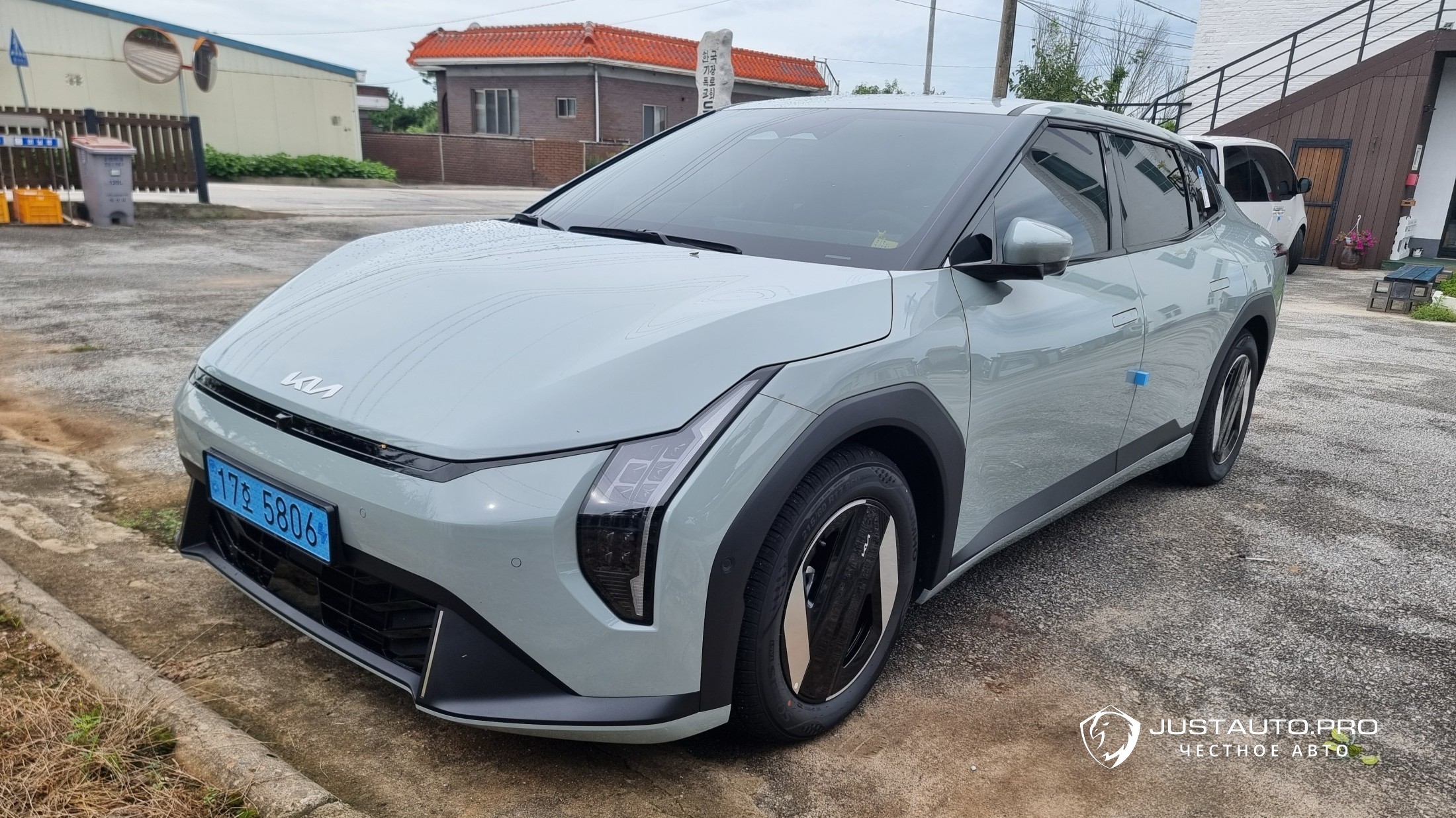 Автомобиль Kia EV4