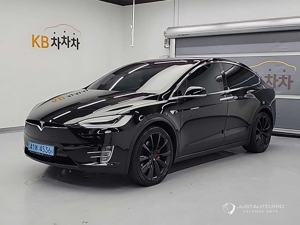Автомобиль Tesla Model X