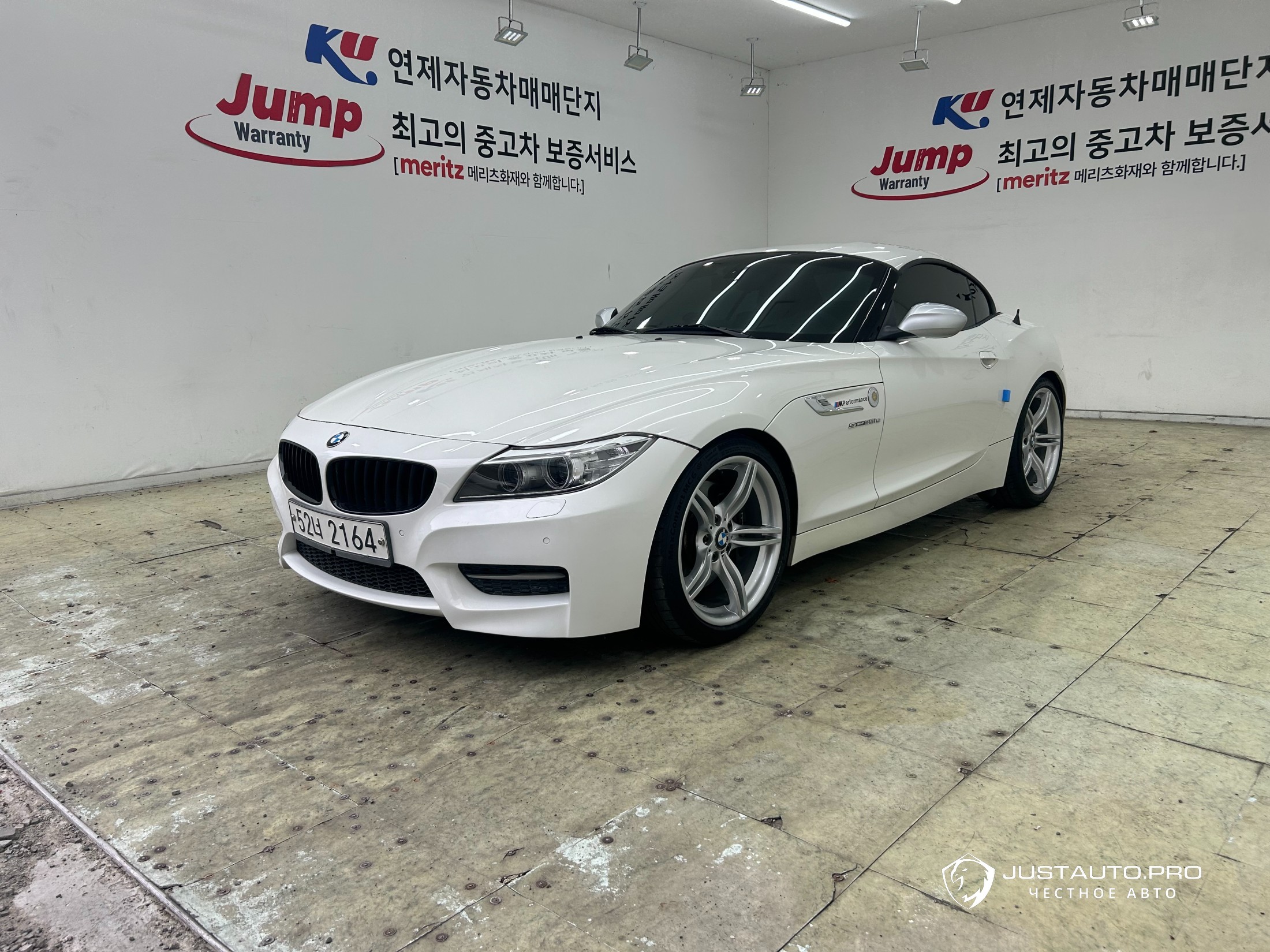 Автомобиль BMW Z4