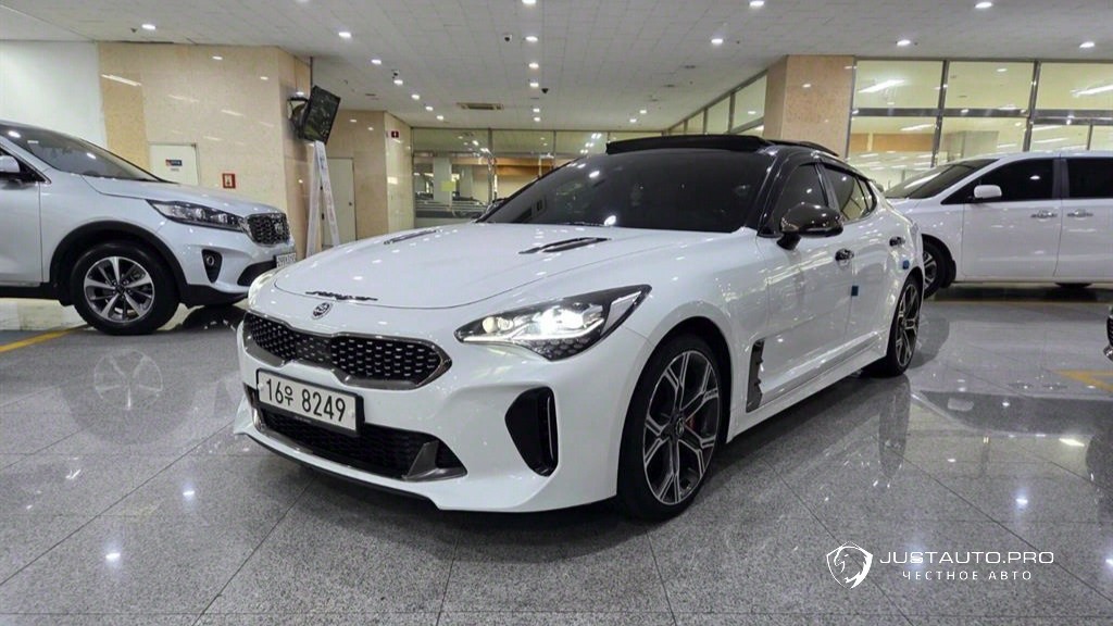 Автомобиль Kia Stinger