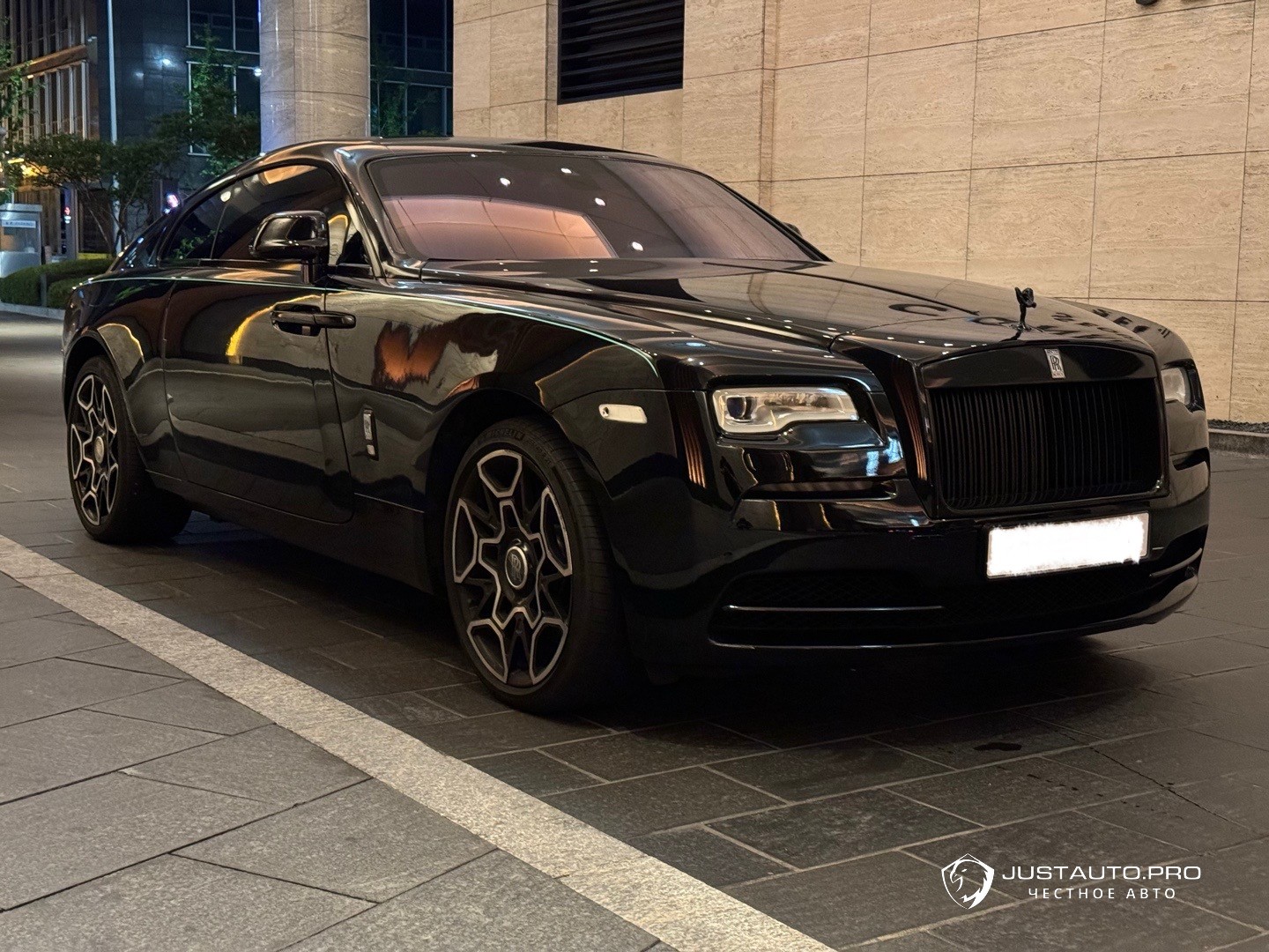 Автомобиль Rolls-Royce Wraith