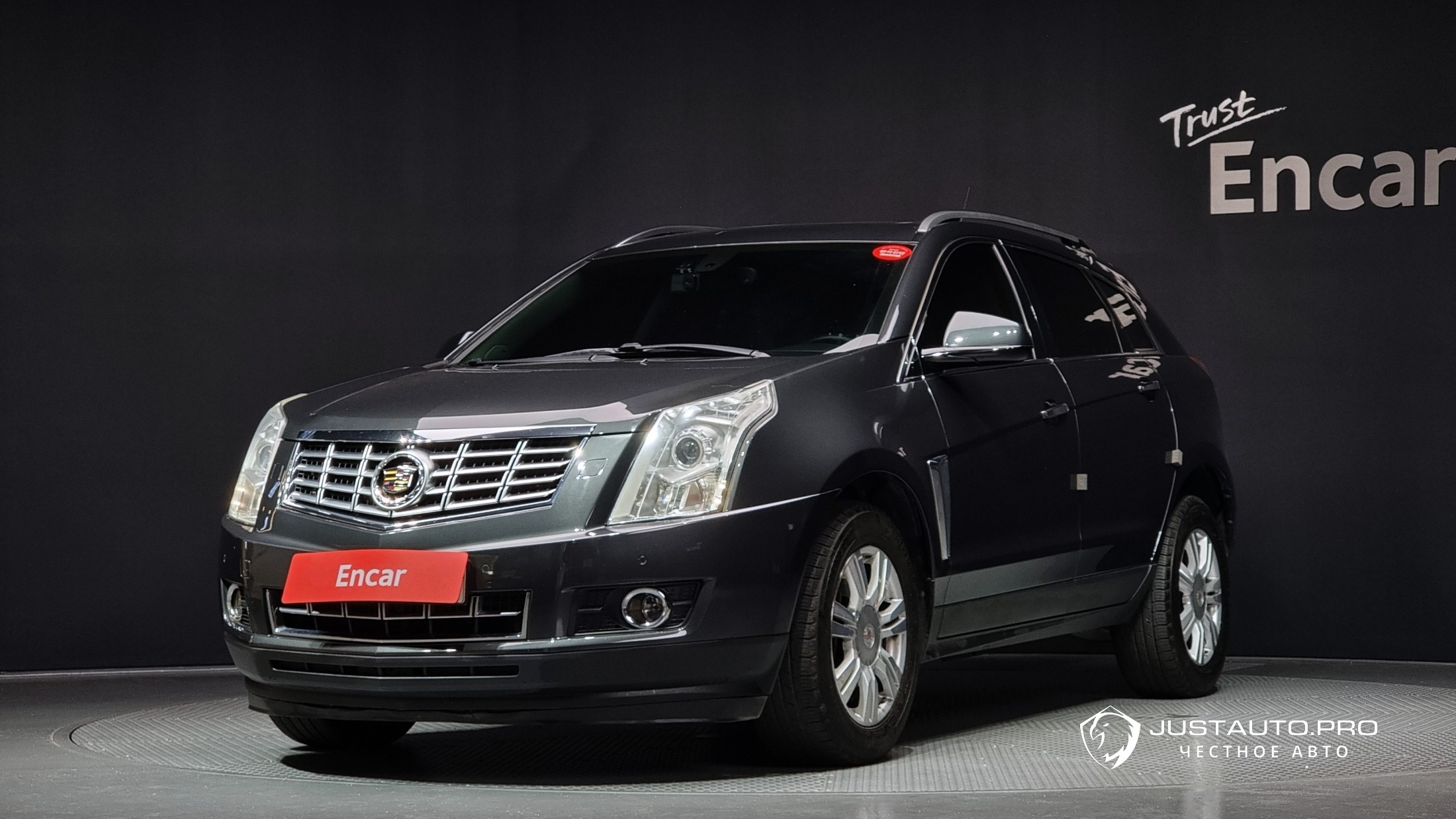 Автомобиль Cadillac SRX