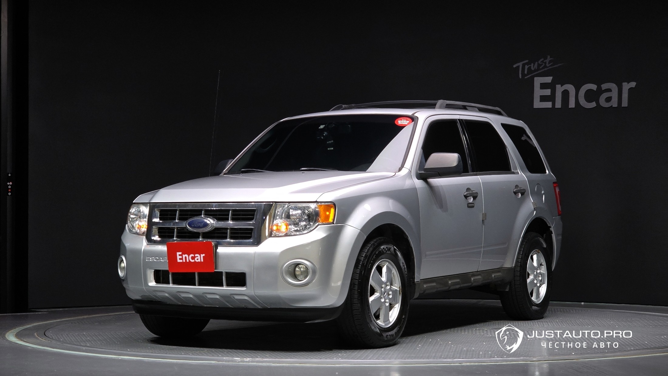 Автомобиль Ford Escape