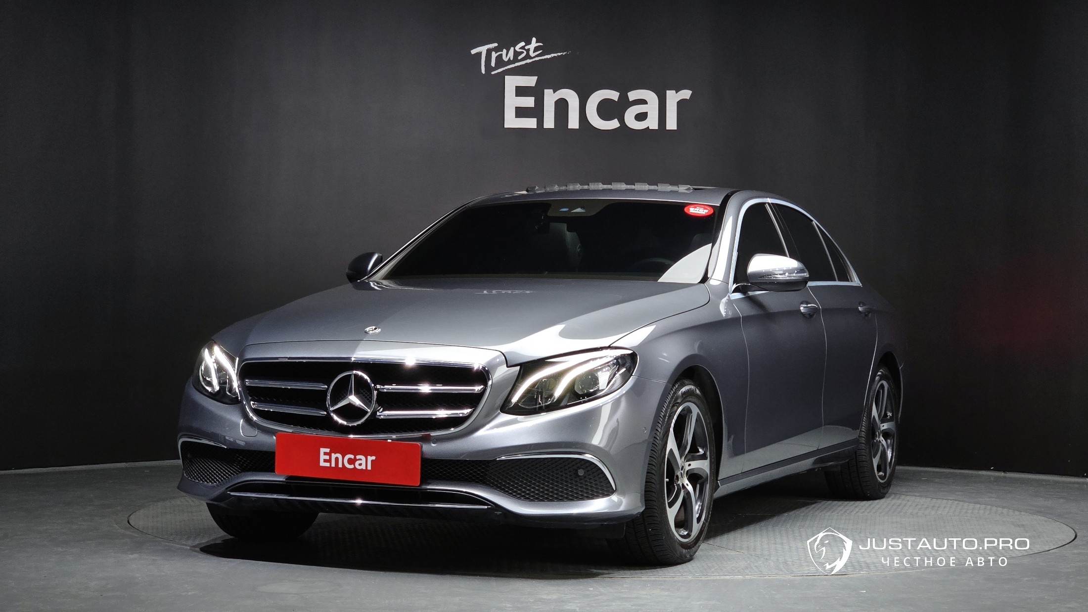 Автомобиль Mercedes-Benz E-Class