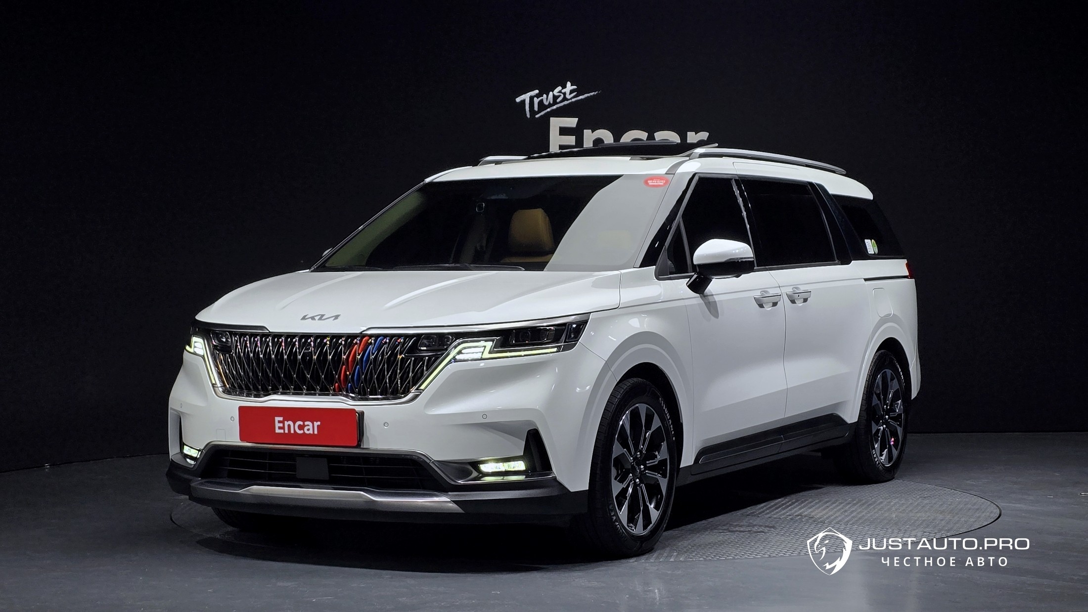 Автомобиль Kia Canival