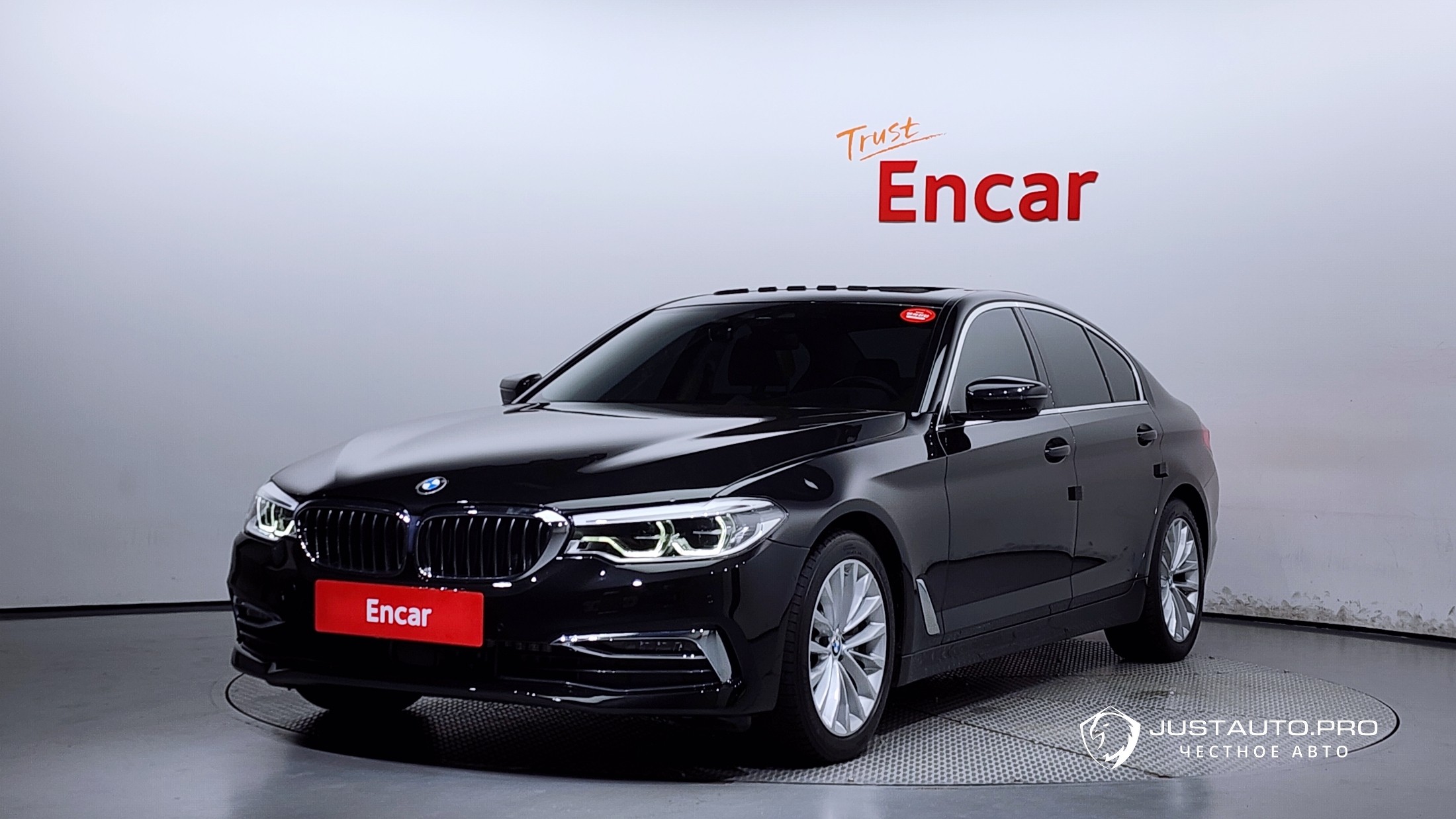 Автомобиль BMW 5-Series