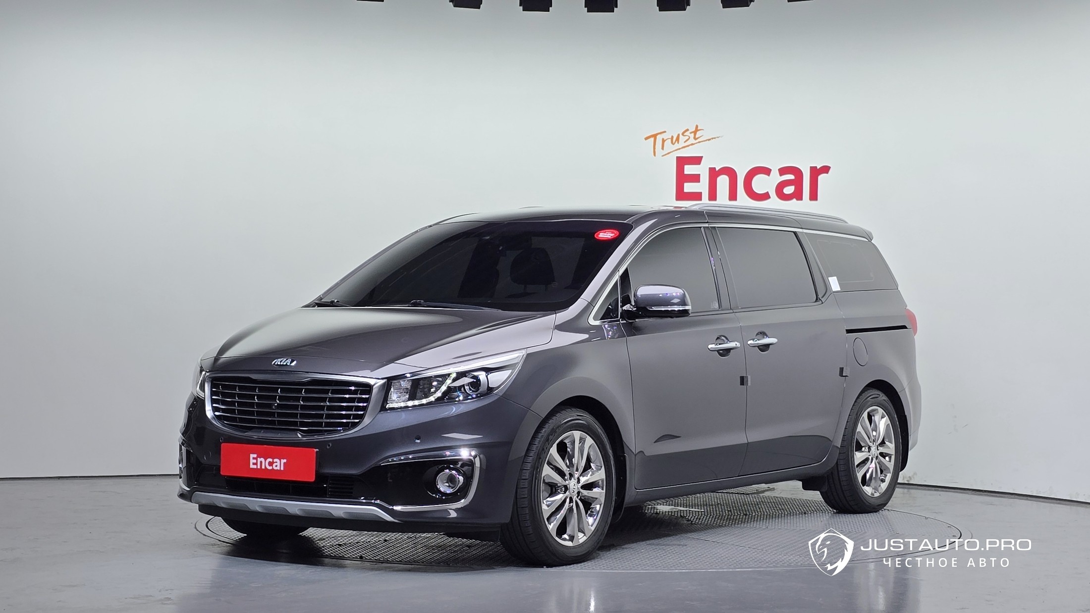 Автомобиль Kia Canival