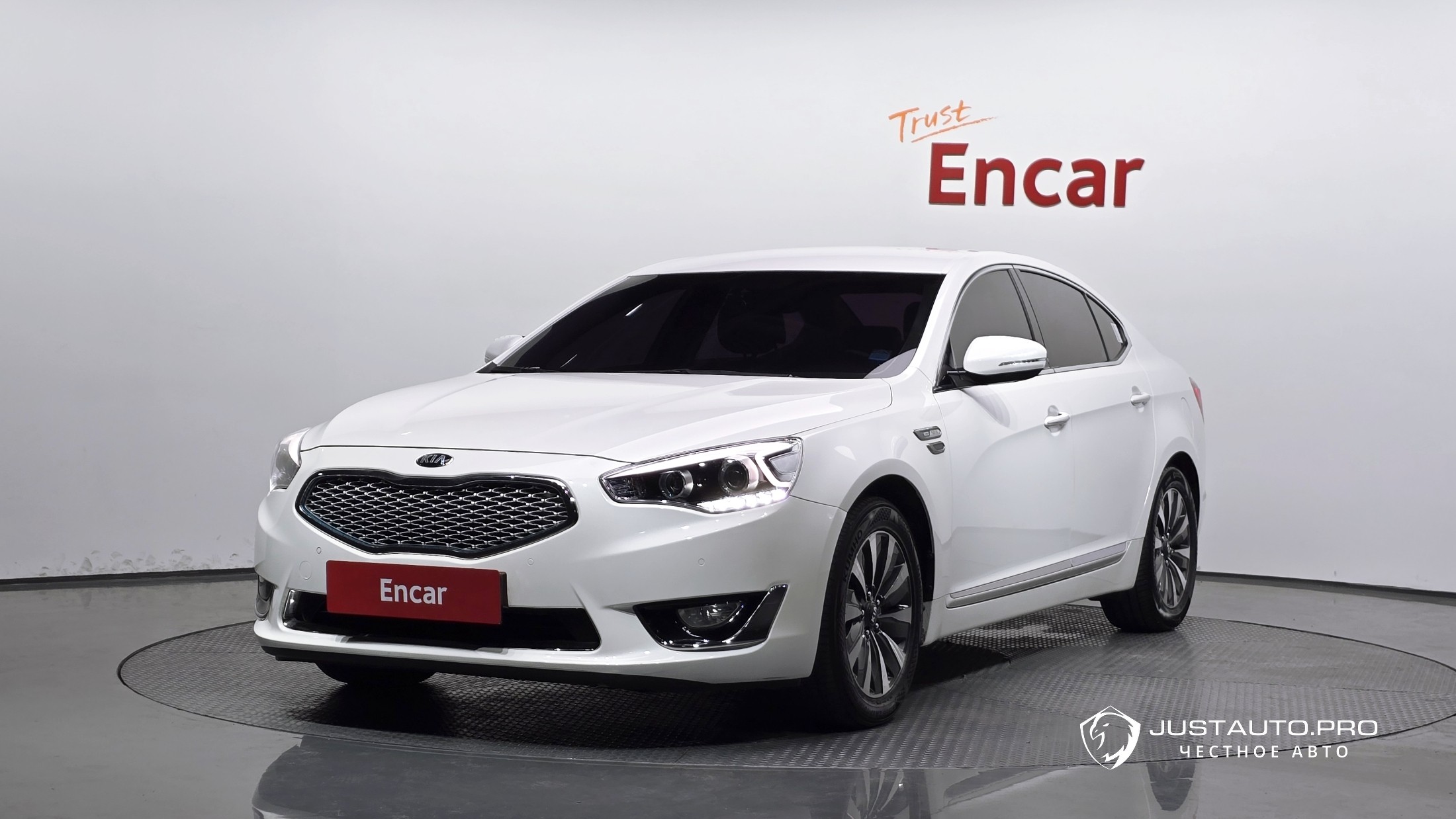 Автомобиль Kia K7