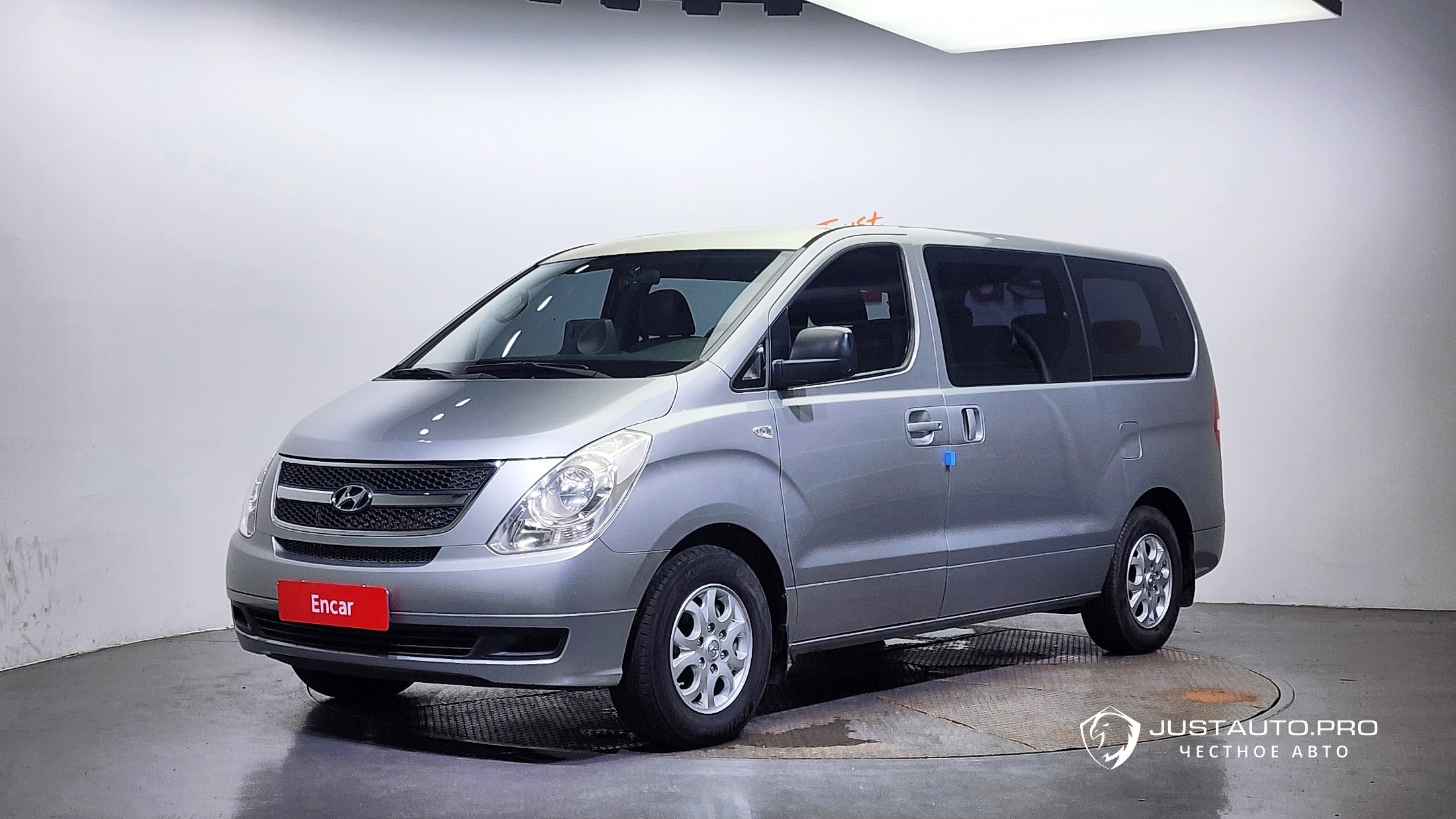 Автомобиль Hyundai Starex
