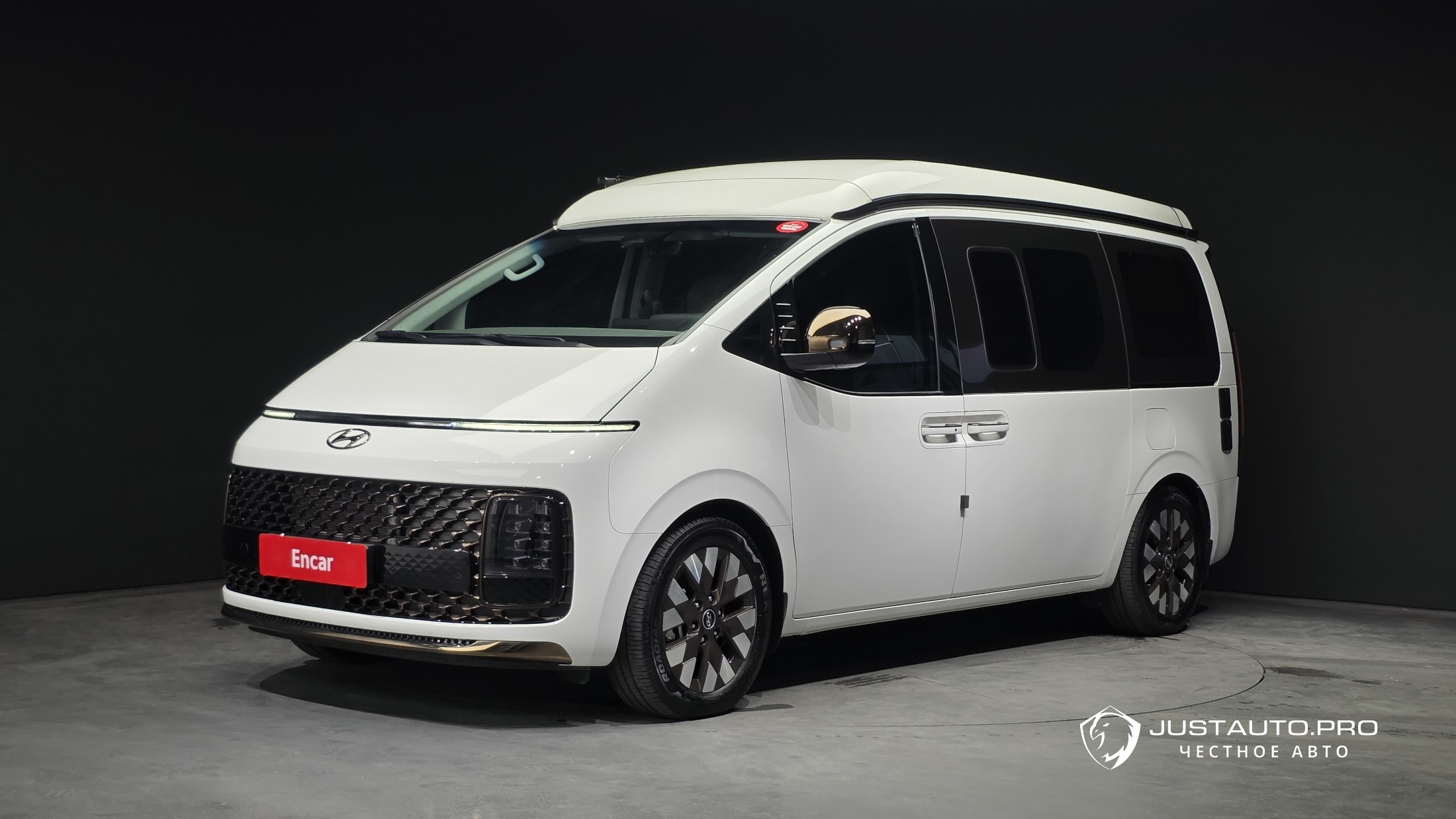 Автомобиль Hyundai Staria