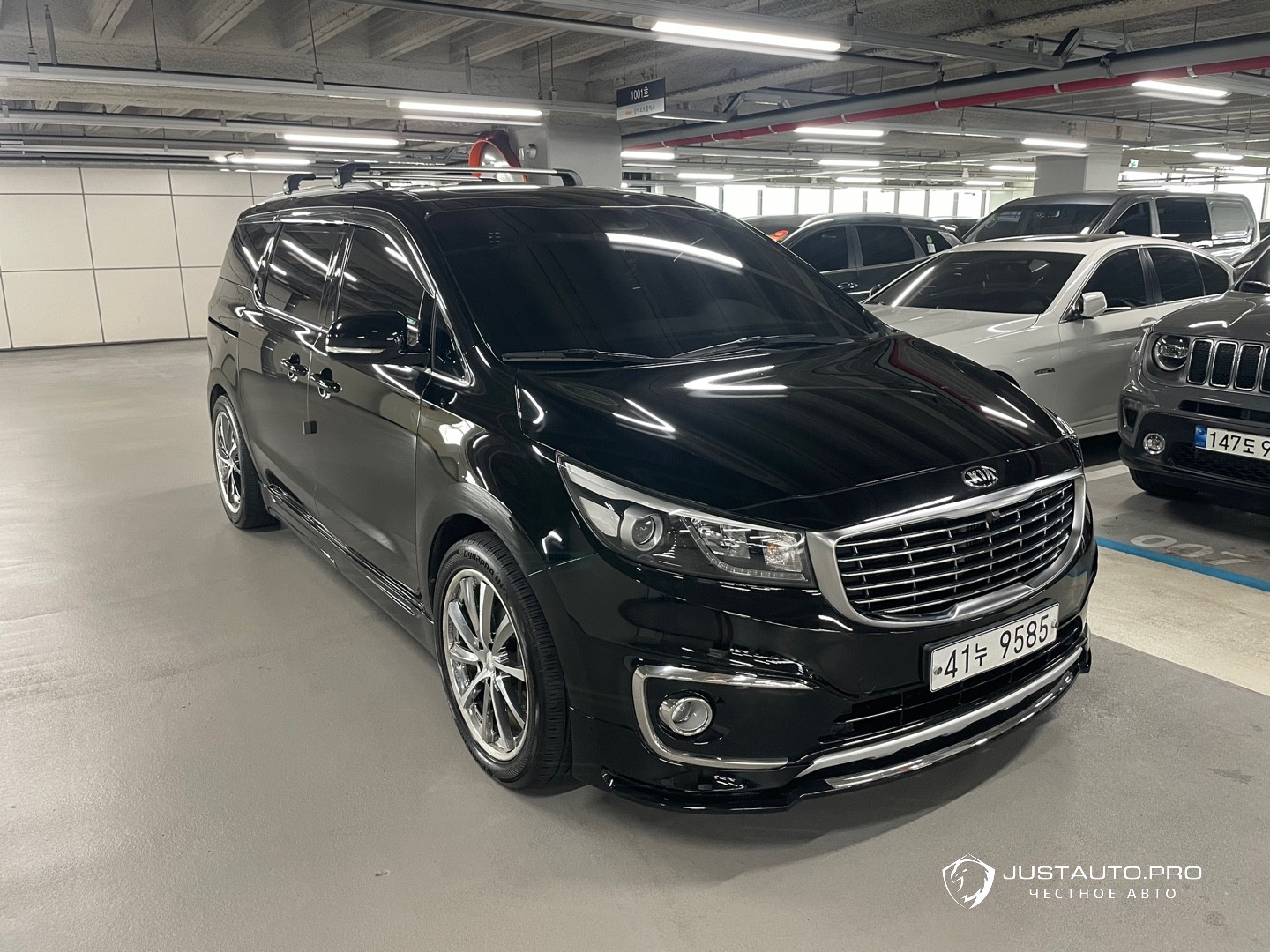 Автомобиль Kia Canival