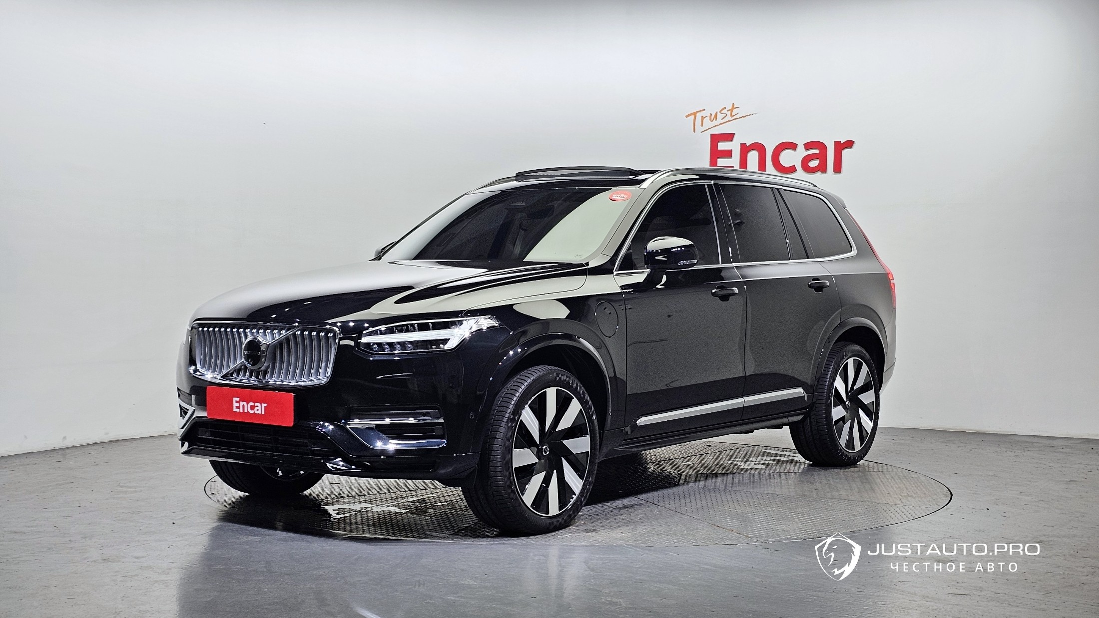 Автомобиль Volvo XC90