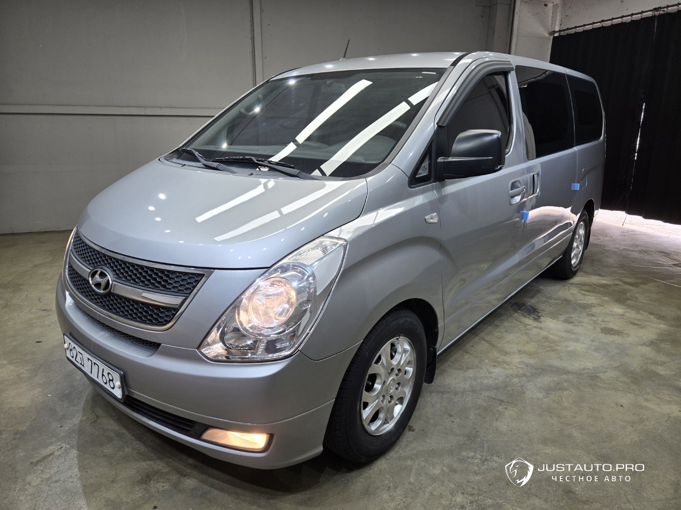 Автомобиль Hyundai Starex